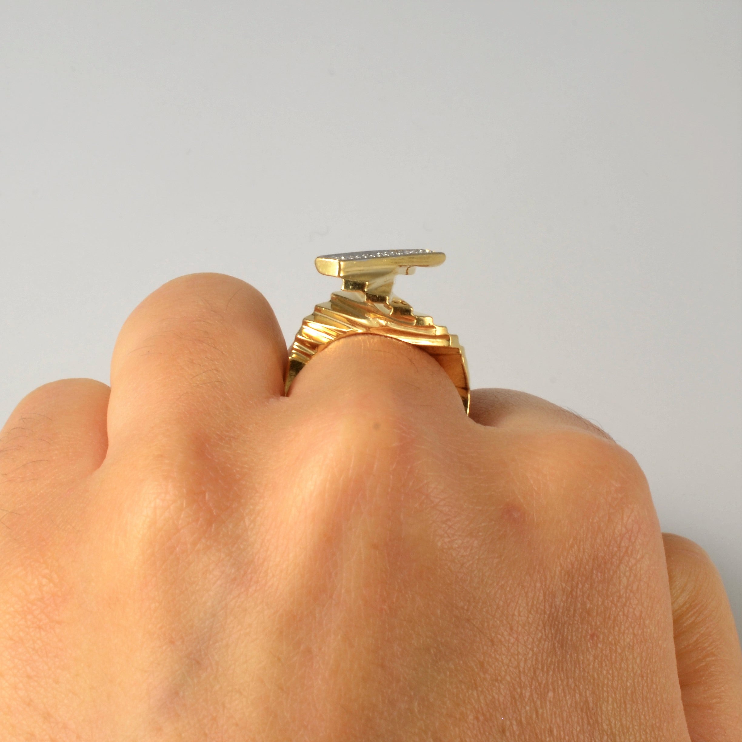 Diamond Column Twisted Fan Cocktail Ring | 0.25 ctw, SZ 5.5 |
