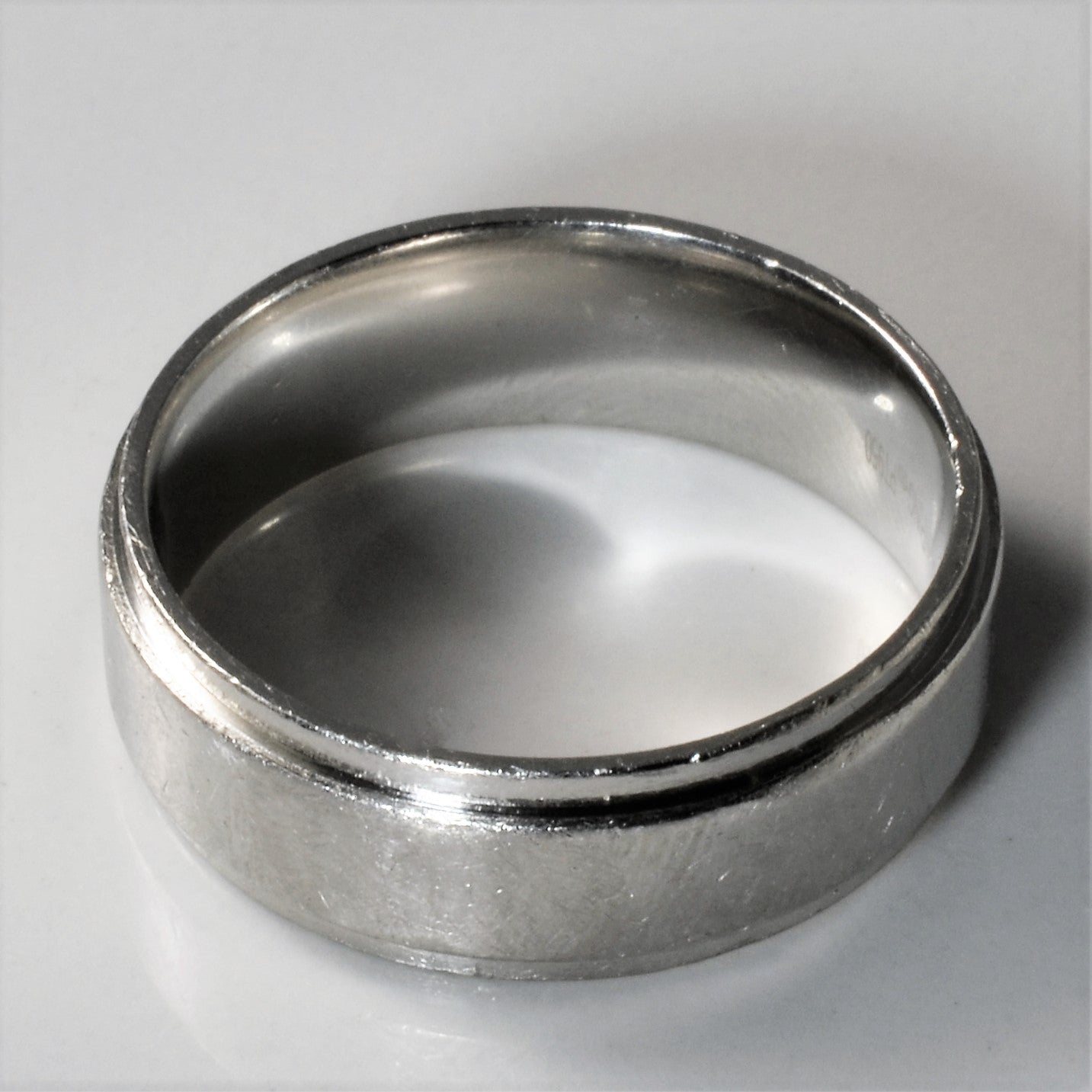 Bevelled Edge Platinum Band | SZ 11.5 |