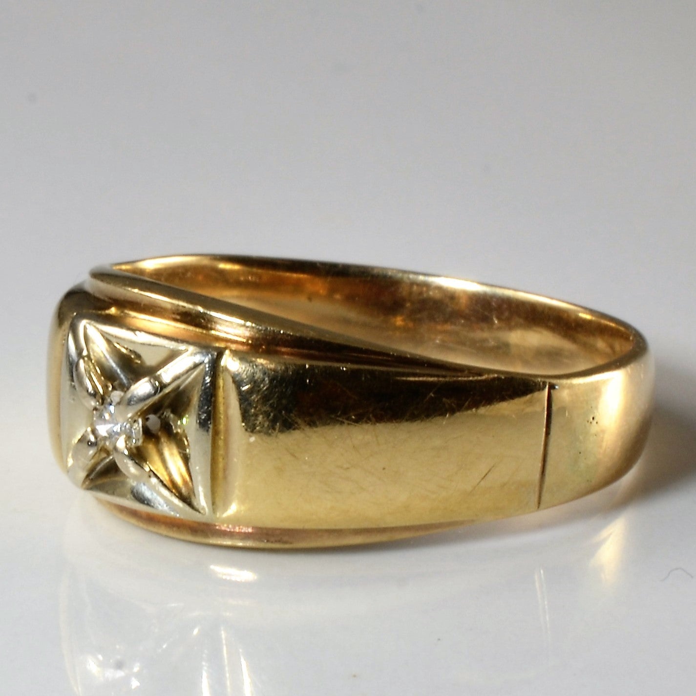 Tapered Diamond Band | 0.05ct | SZ 9.5 |