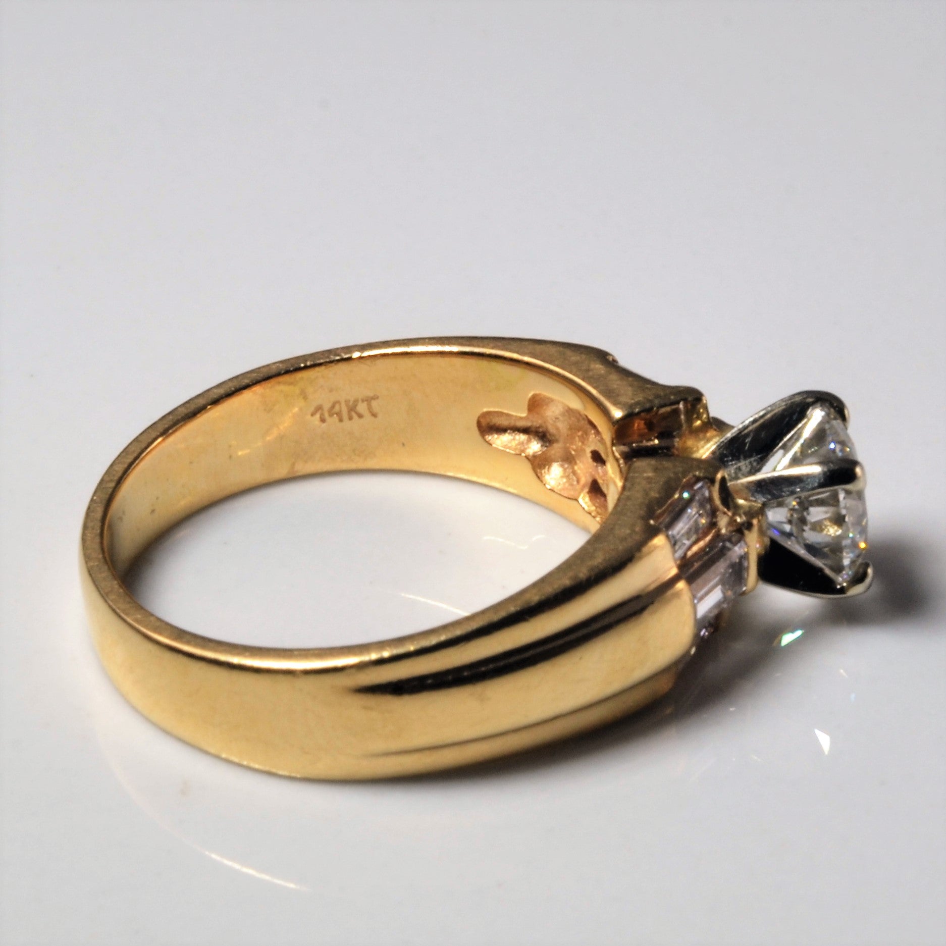 Baguette Side Stone Diamond Engagement Ring | 0.97ctw | SZ 6 |