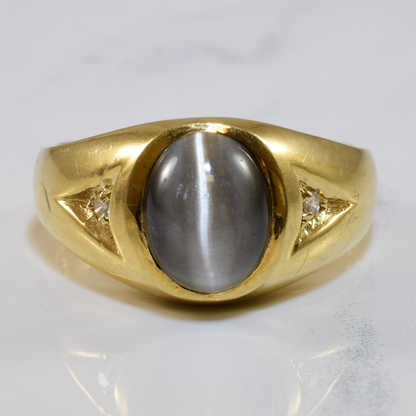 Bague œil-de-chat en verre et diamants | 0,04 ct au total, 3,00 ct | Taille 9,5 |