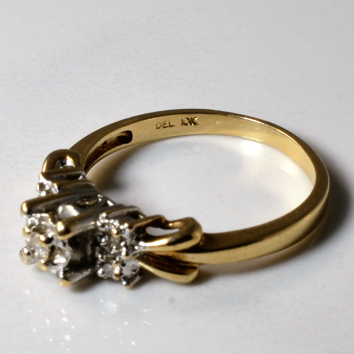 Illusion Set Diamond Ring | 0.08ctw | SZ 6.75 |