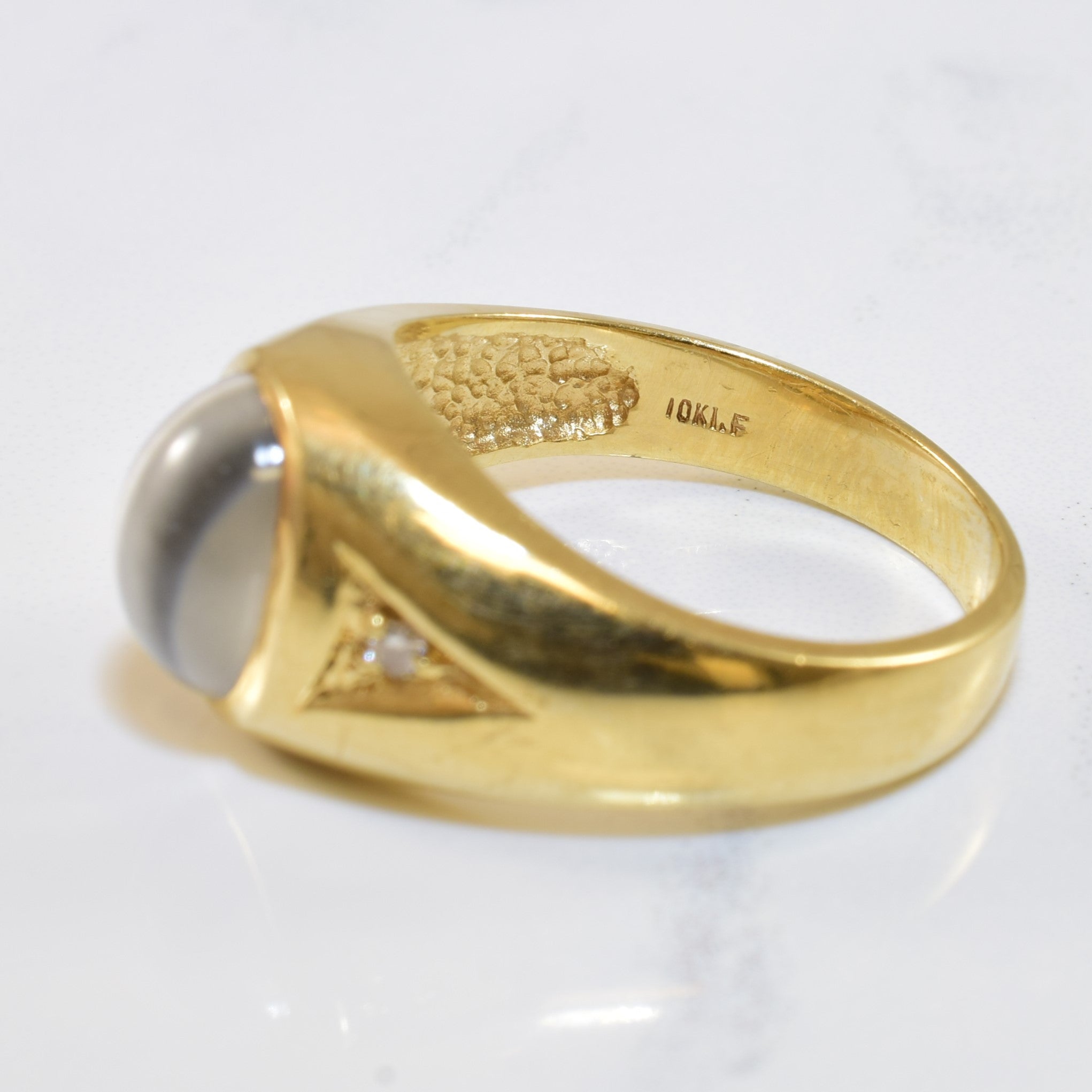 Bague œil-de-chat en verre et diamants | 0,04 ct au total, 3,00 ct | Taille 9,5 |