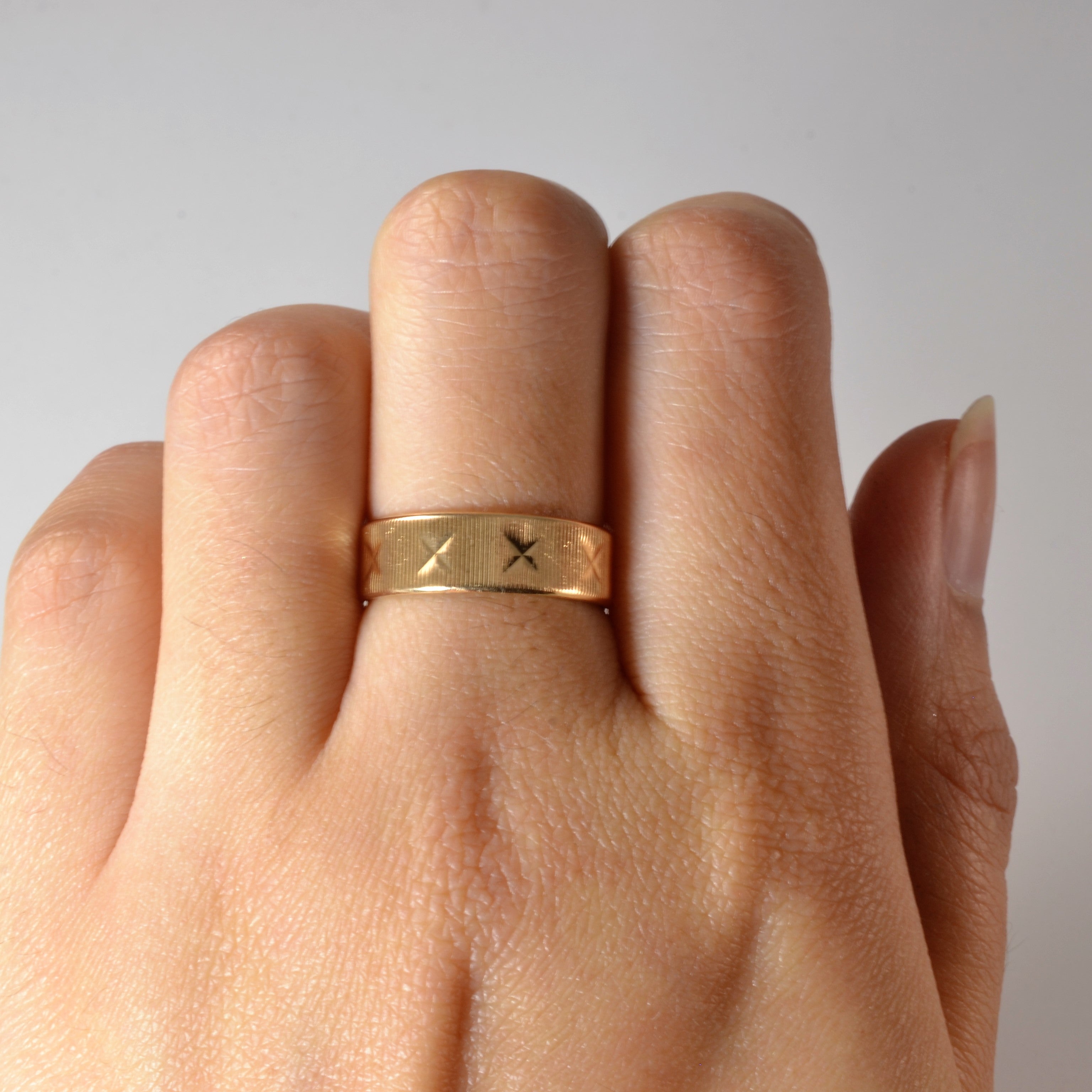 Textured Gold Band | SZ 7 |