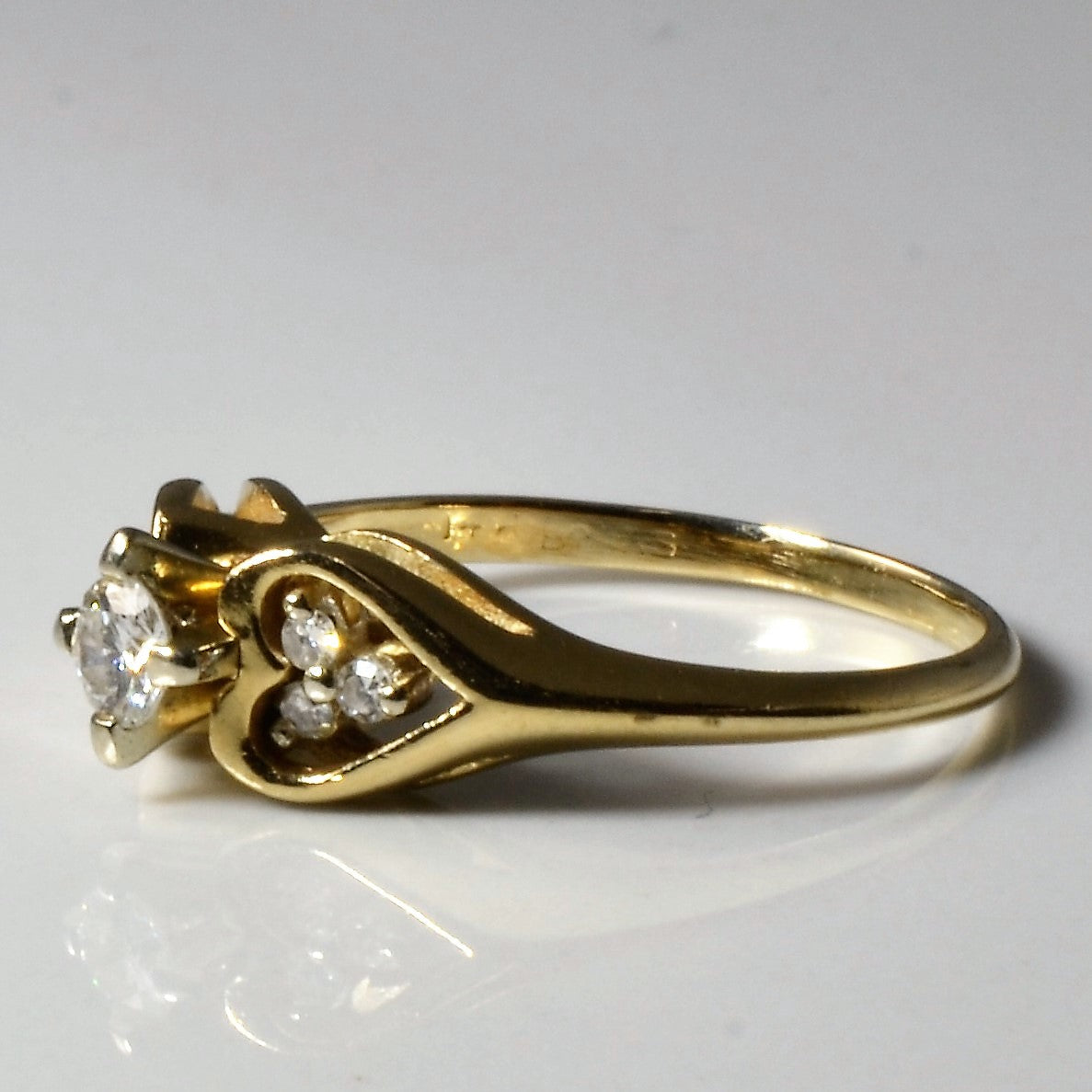Heart Detailed Diamond Ring | 0.26ctw | SZ 7 |