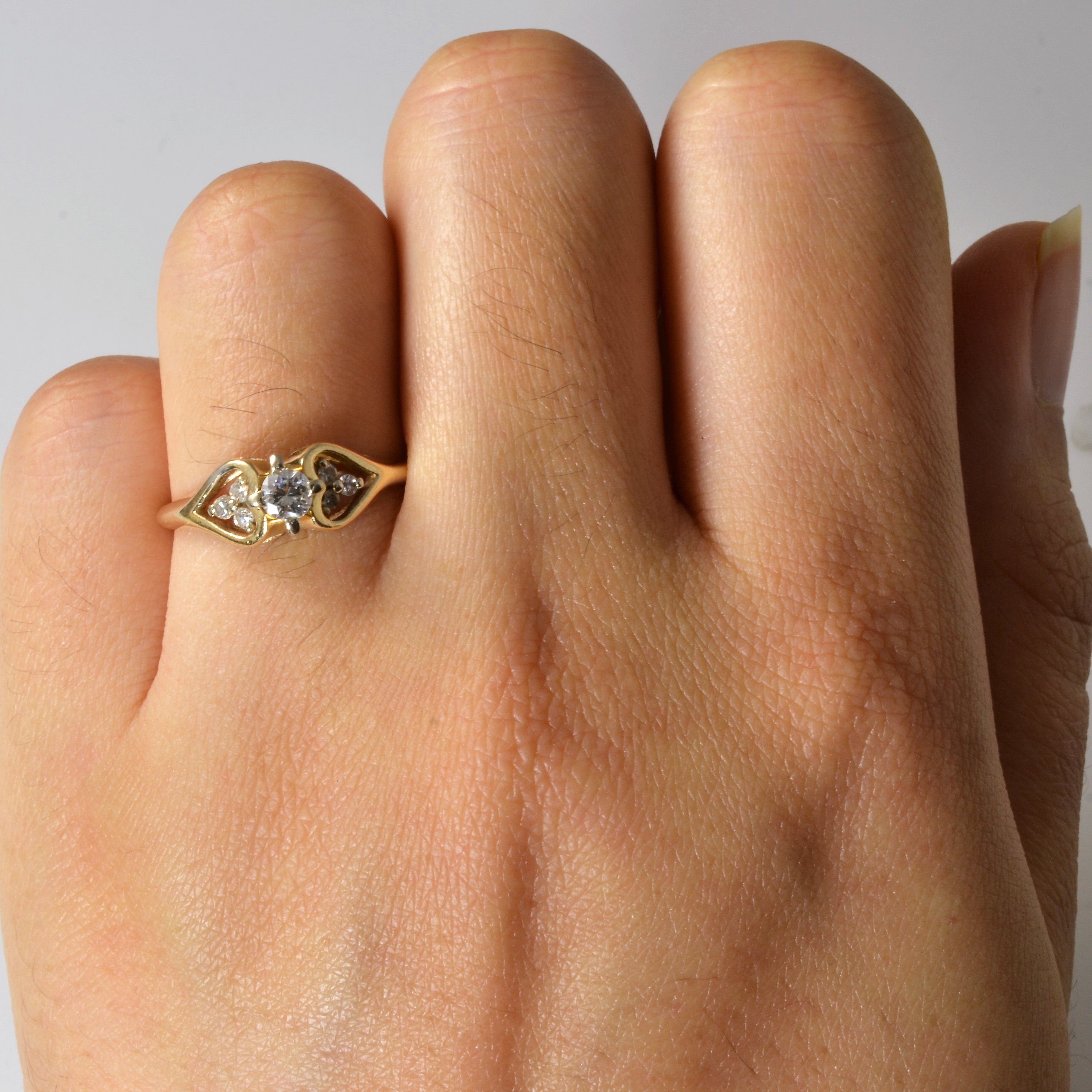 Heart Detailed Diamond Ring | 0.26ctw | SZ 7 |