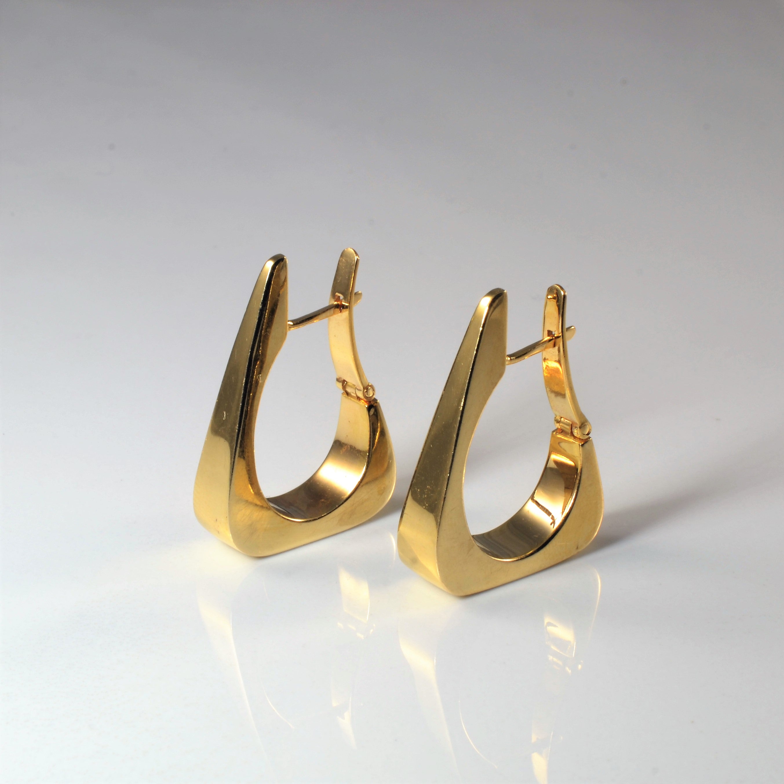 Tapered Yellow Gold Hoop Earrings |
