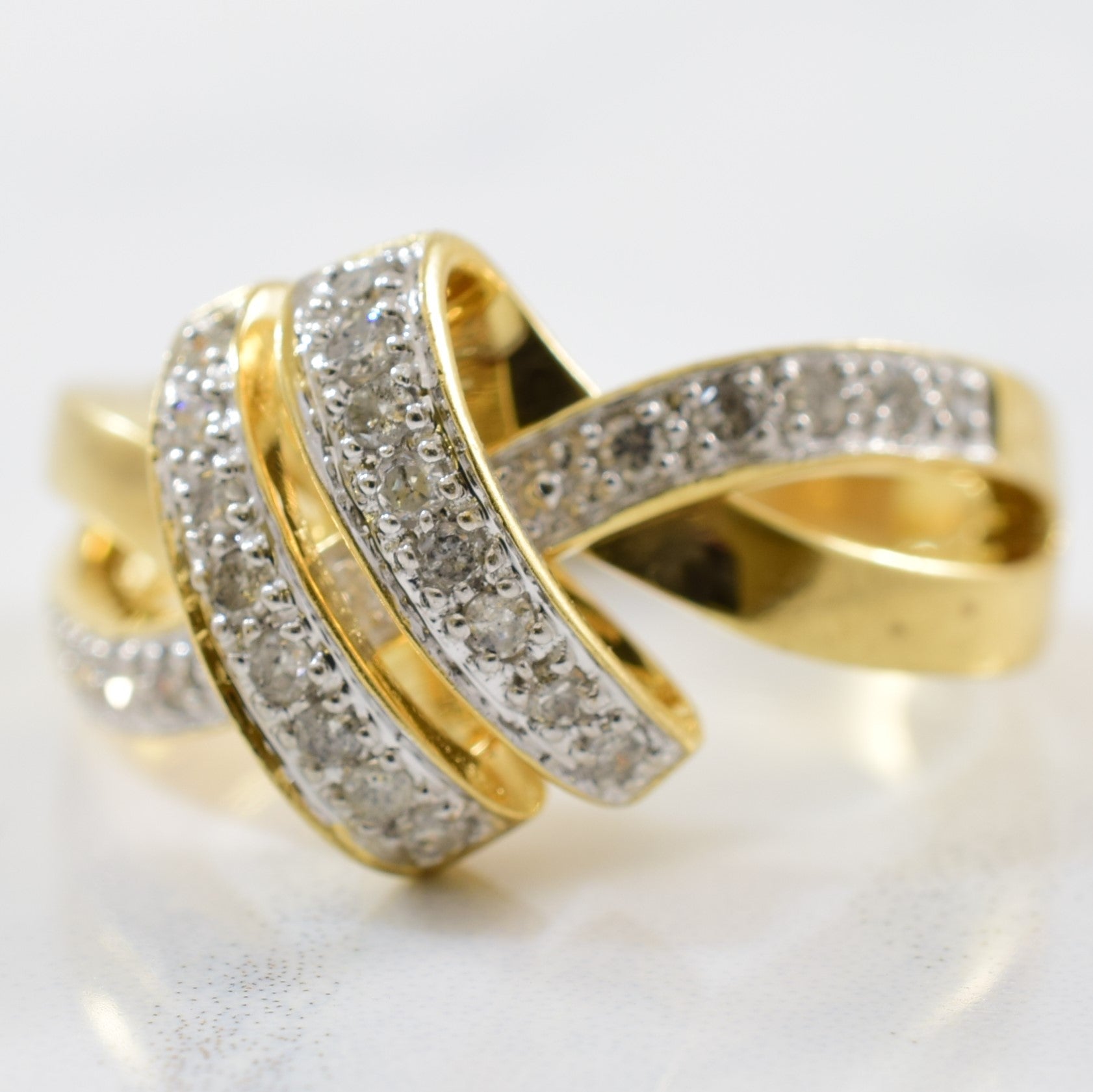 Diamond Ribbon Ring | 0.20ctw | SZ 7 |