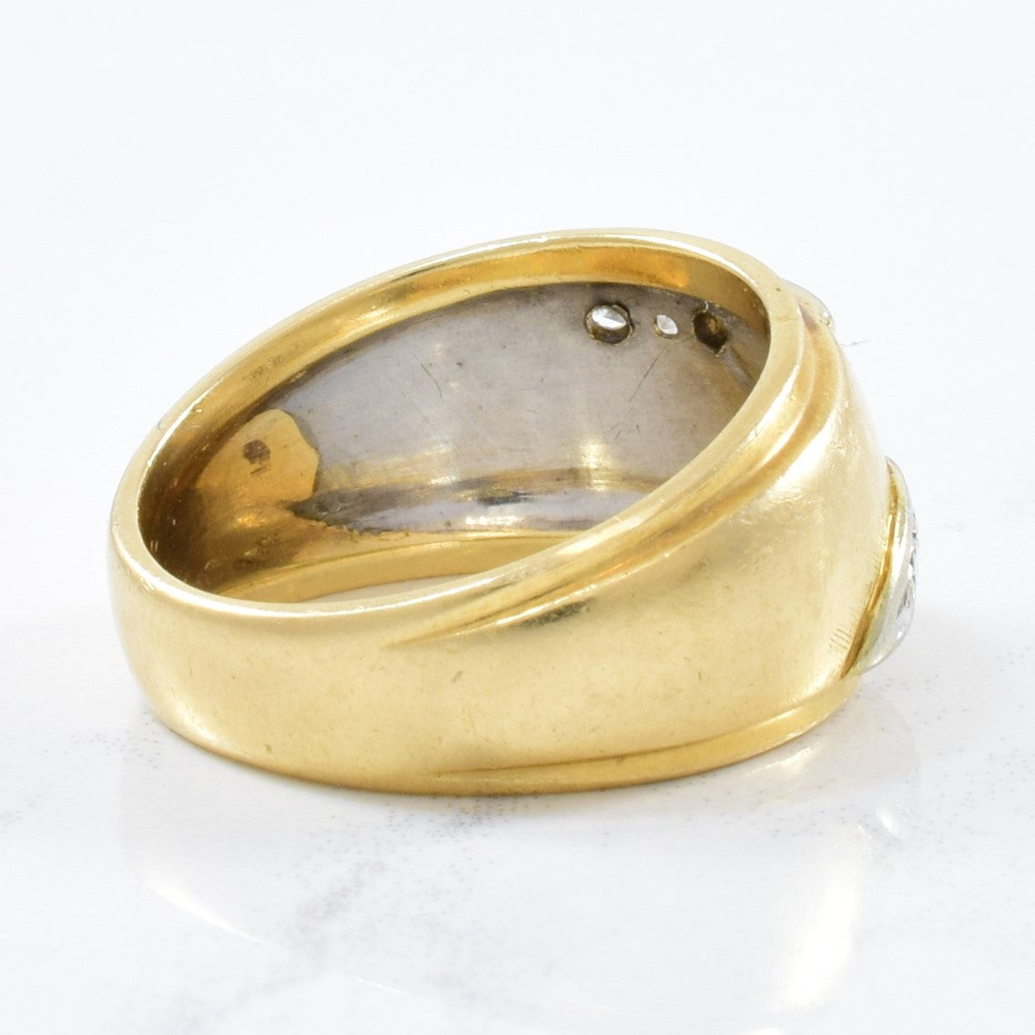Satin Pattered Diamond Crescent Band | 0.08ctw | SZ 5.5 |