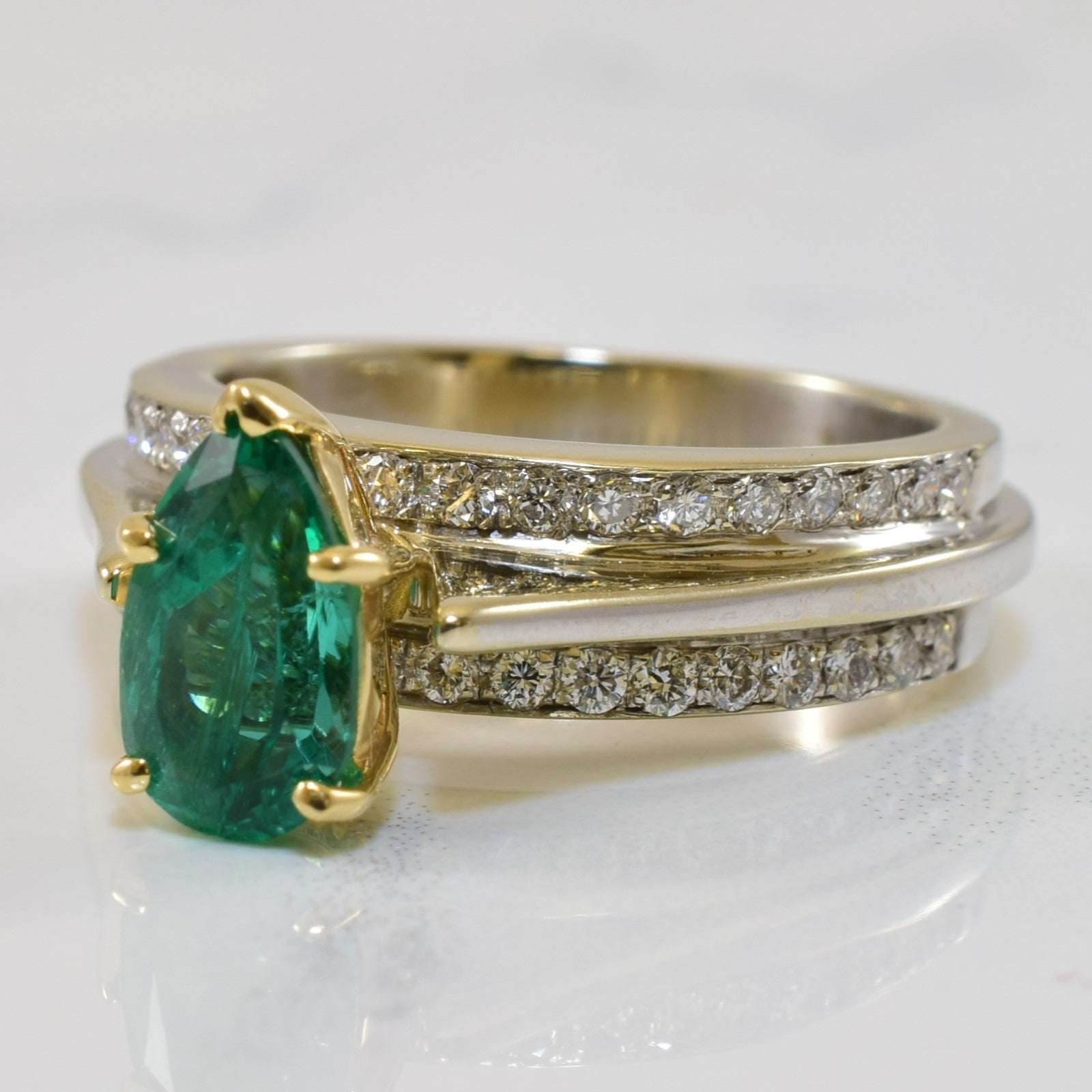 Bague de fiançailles émeraude et diamants | 1,25 ct, 0,46 ct au total | Taille 6,5 |