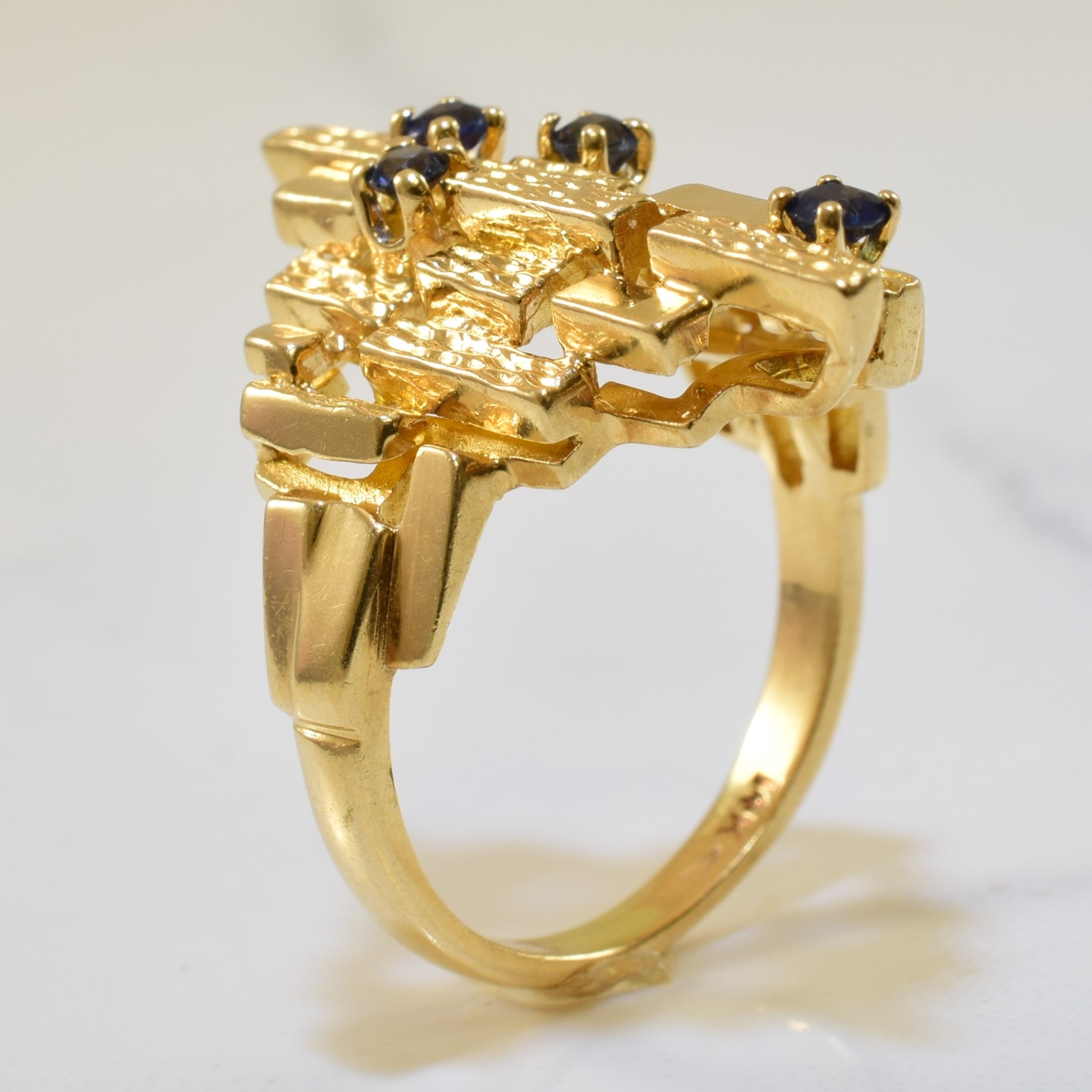 Geometric Blue Sapphire Ring | 0.25ctw | SZ 6 |