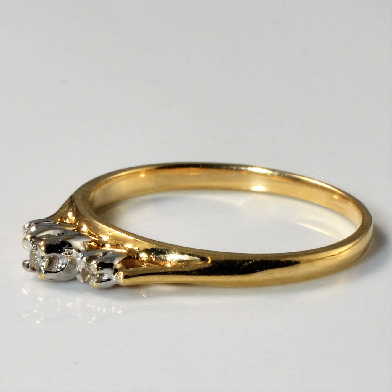 Bague trois diamants fine | 0,025 ct | Taille 6 |