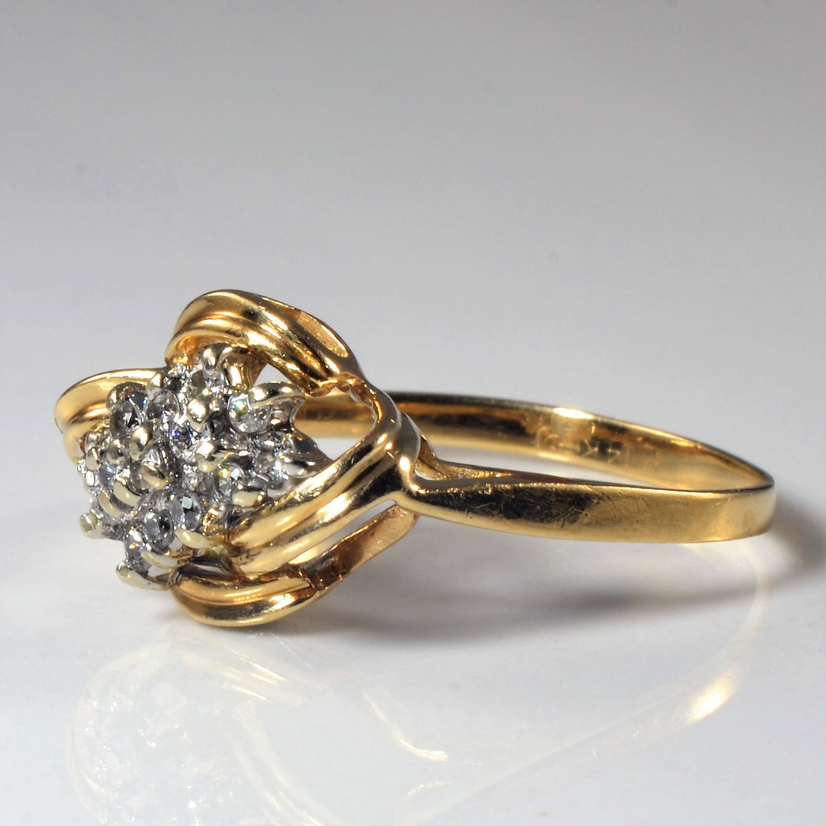 Twisted Halo Diamond Cluster Ring | 0.23ctw | SZ 8 |