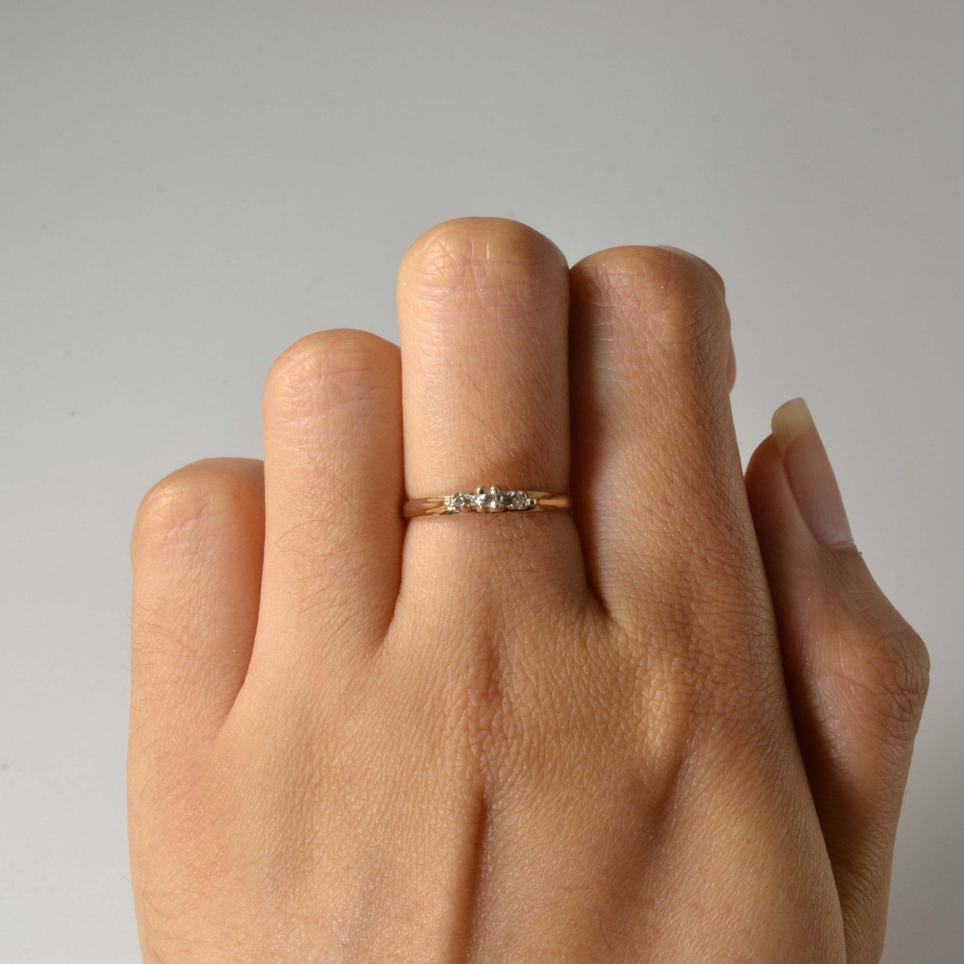 Bague trois diamants fine | 0,025 ct | Taille 6 |