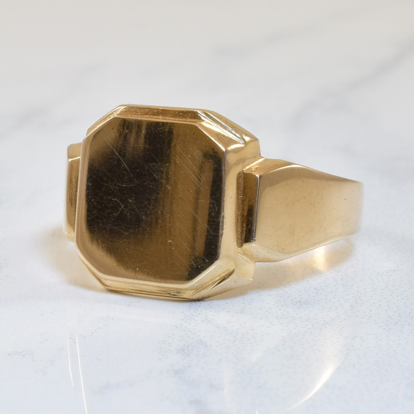 Bague chevalière en or jaune 10 carats | Taille 10,5 |