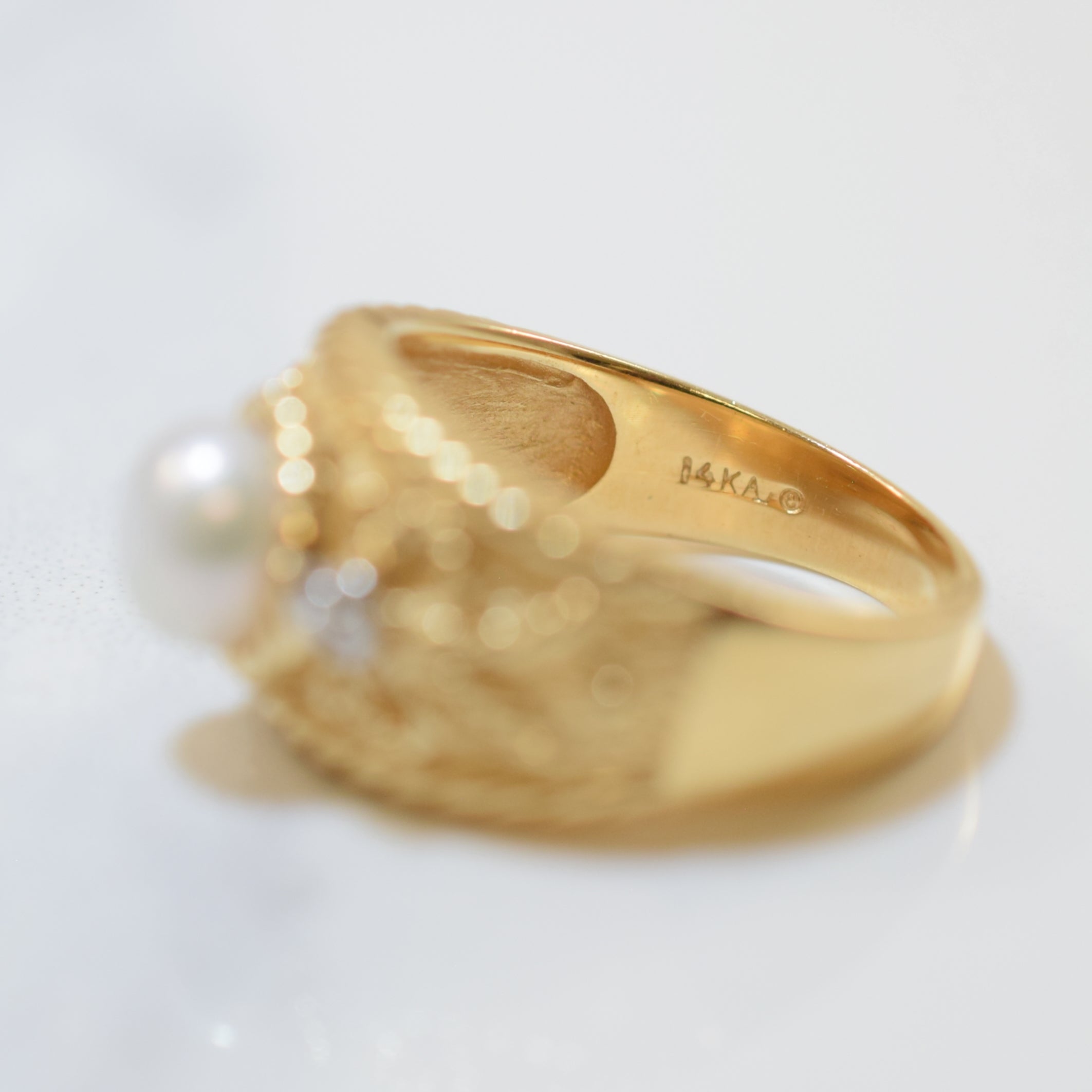 Button Pearl & Diamond Tapered Ring | 0.60ct, 0.01ctw | SZ 6.75 |