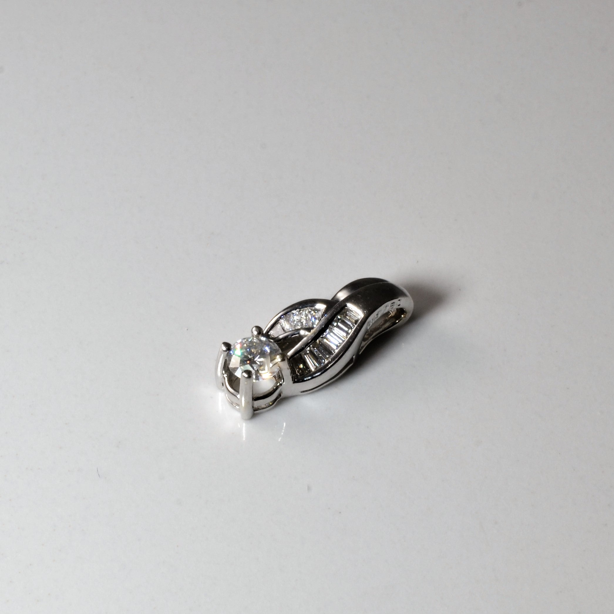 Mixed Cut Diamond Pendant | 0.40ctw |