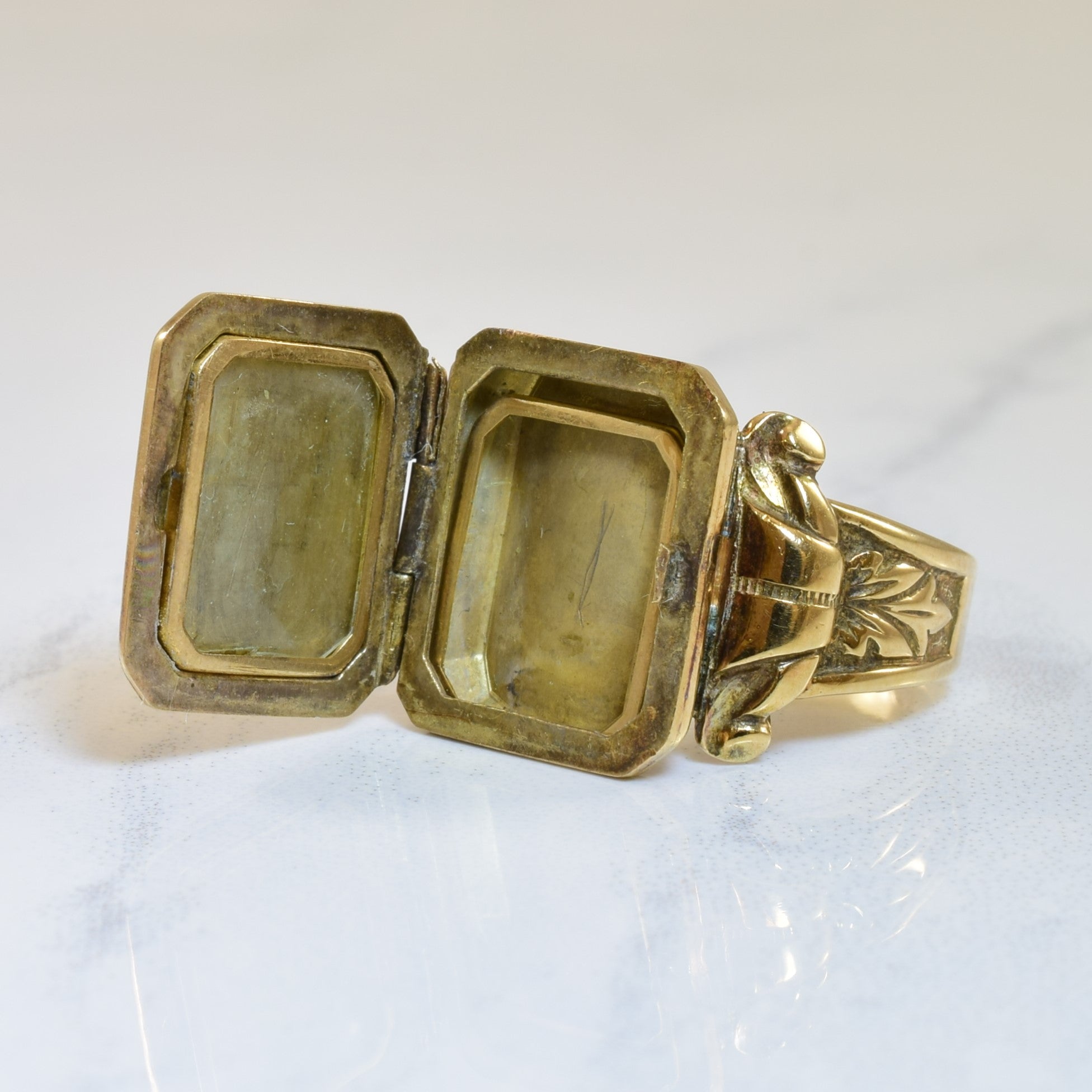 Vintage 10k Yellow Gold Locket Signet Ring | SZ 6.75 |
