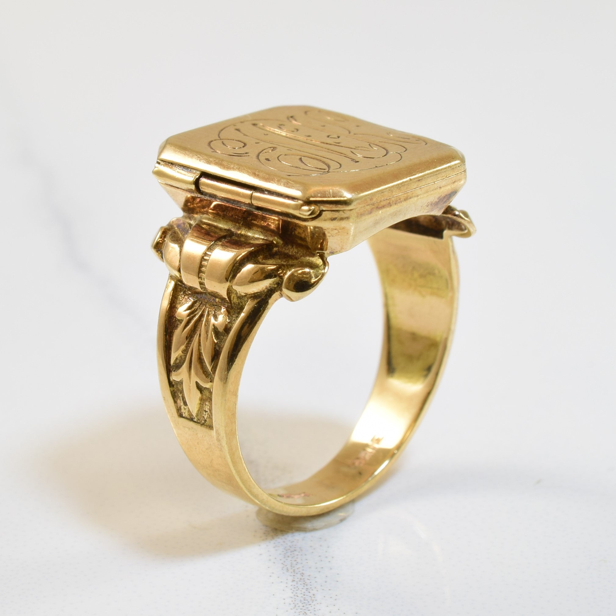 Vintage 10k Yellow Gold Locket Signet Ring | SZ 6.75 |