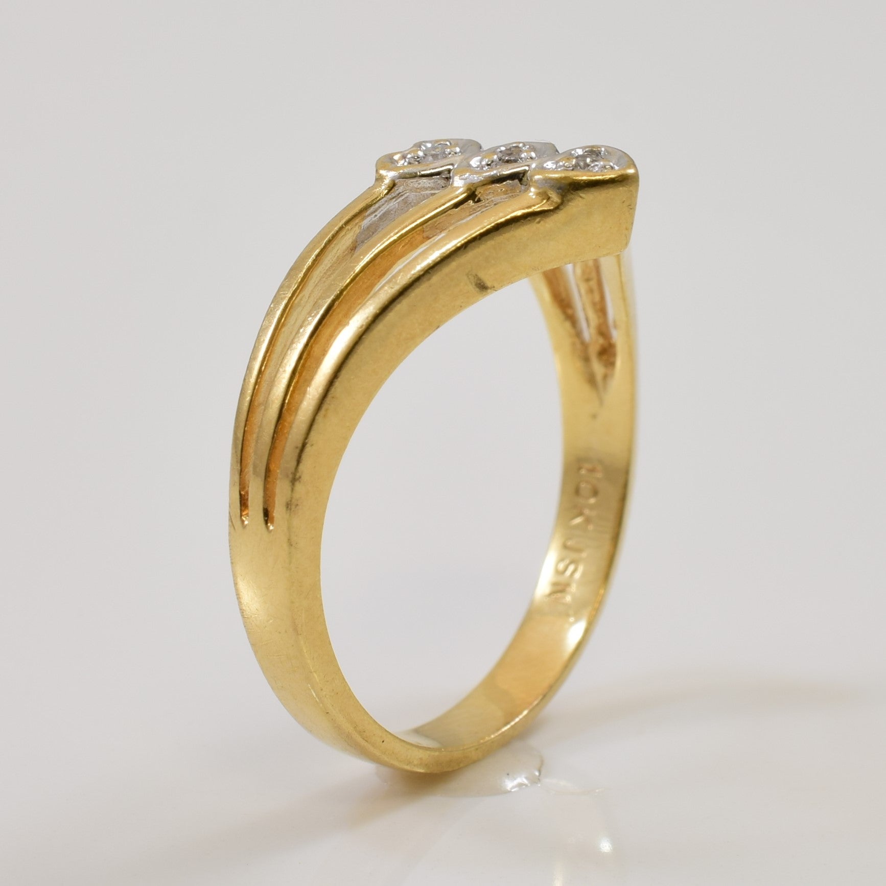 Diamond Chevron Split Shank Ring | 0.02ctw | SZ 6.25 |
