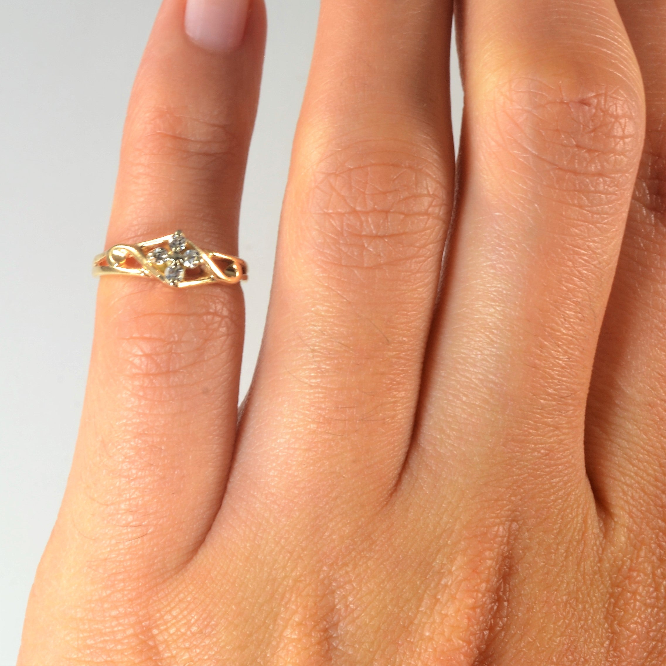 Petite Cluster Diamond Ring | 0.06ctw | SZ 2.25 |