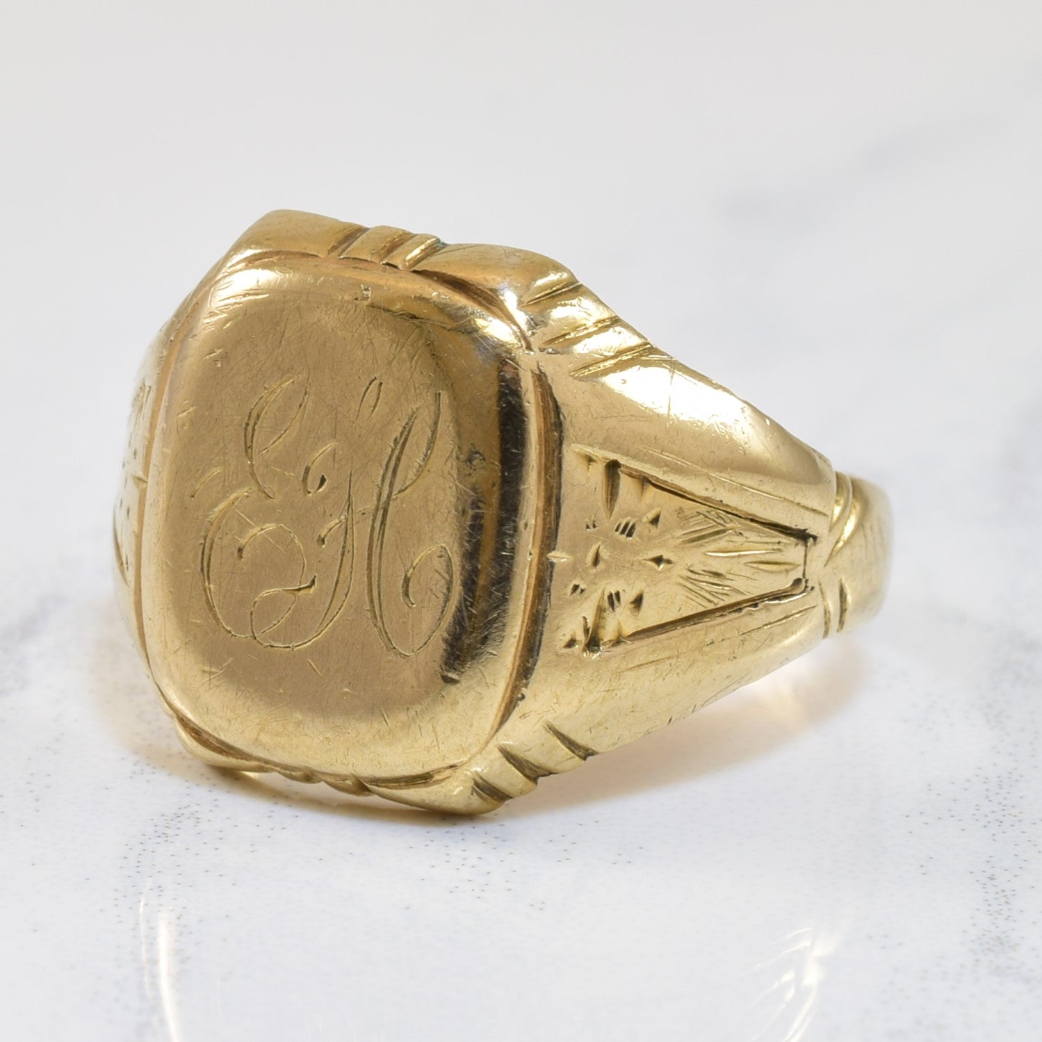 10k Yellow Gold Signet Ring | SZ 8.5 |