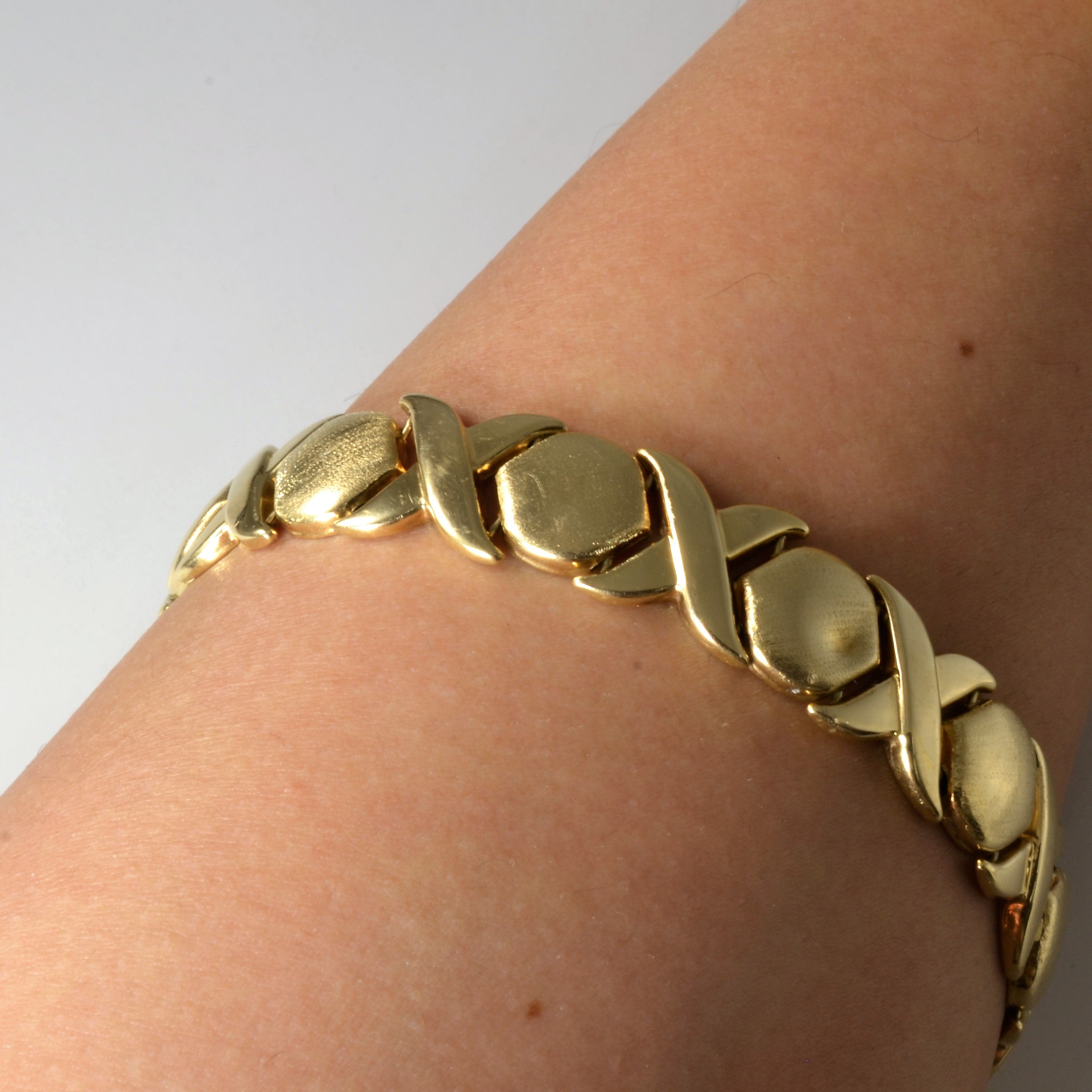 Yellow Gold XO Link Bracelet | 8" |