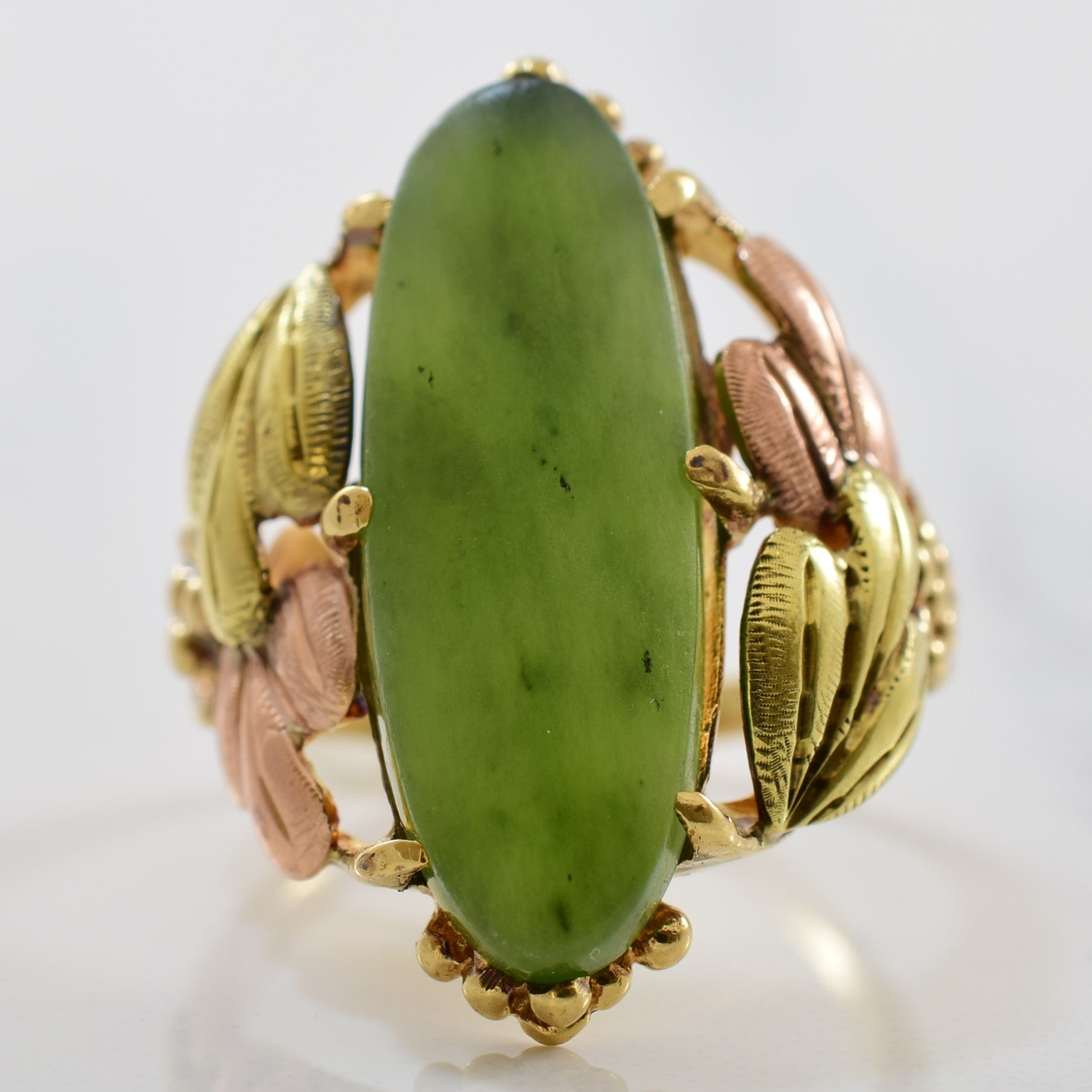 Bague en néphrite en forme de feuille de vigne | 5,00 ct | Taille 6 |