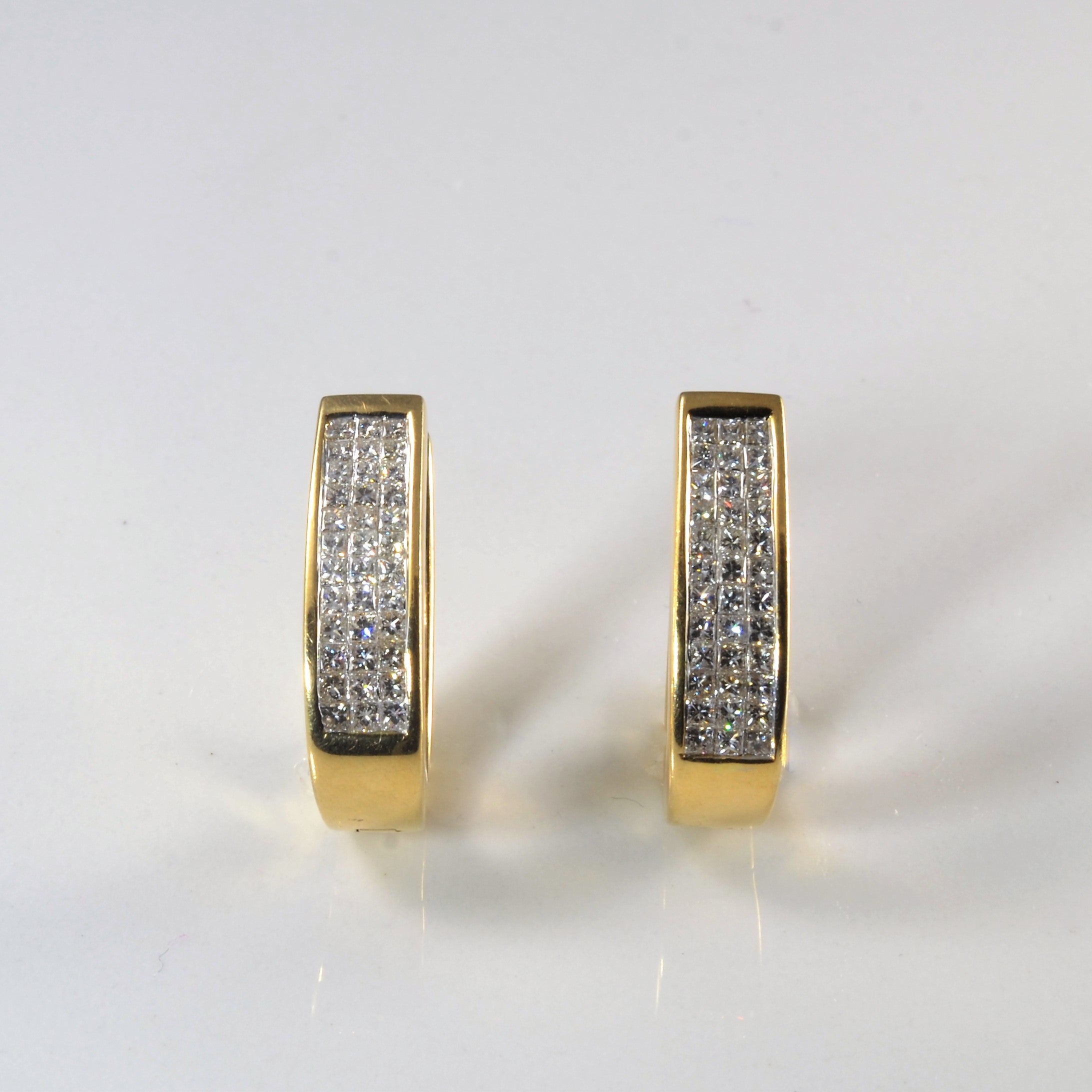 Boucles d'oreilles créoles pavées de diamants princesse | 0,90 ct |