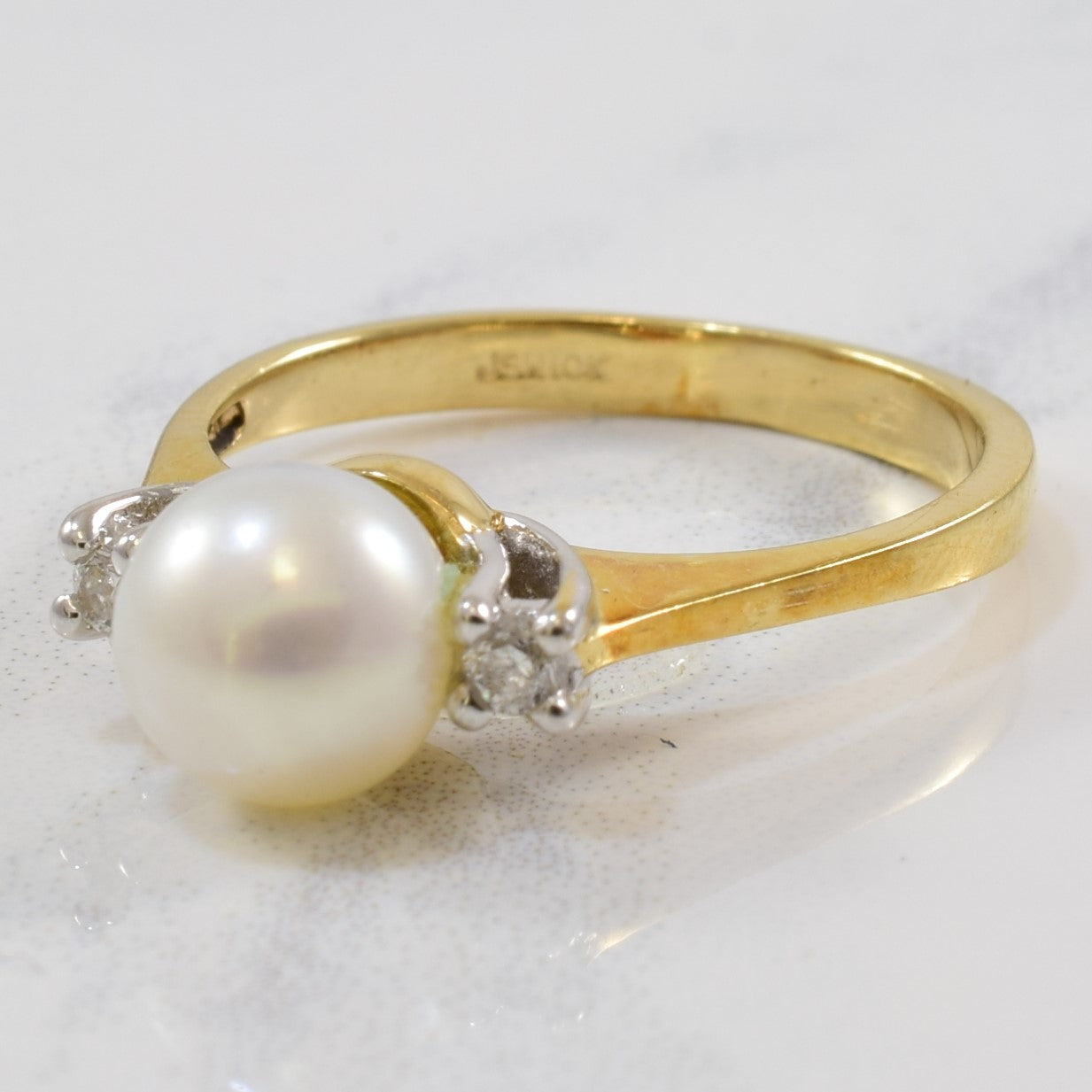 Diamond & Pearl Ring | 0.08ctw, 2.40ct | SZ 6.5 |