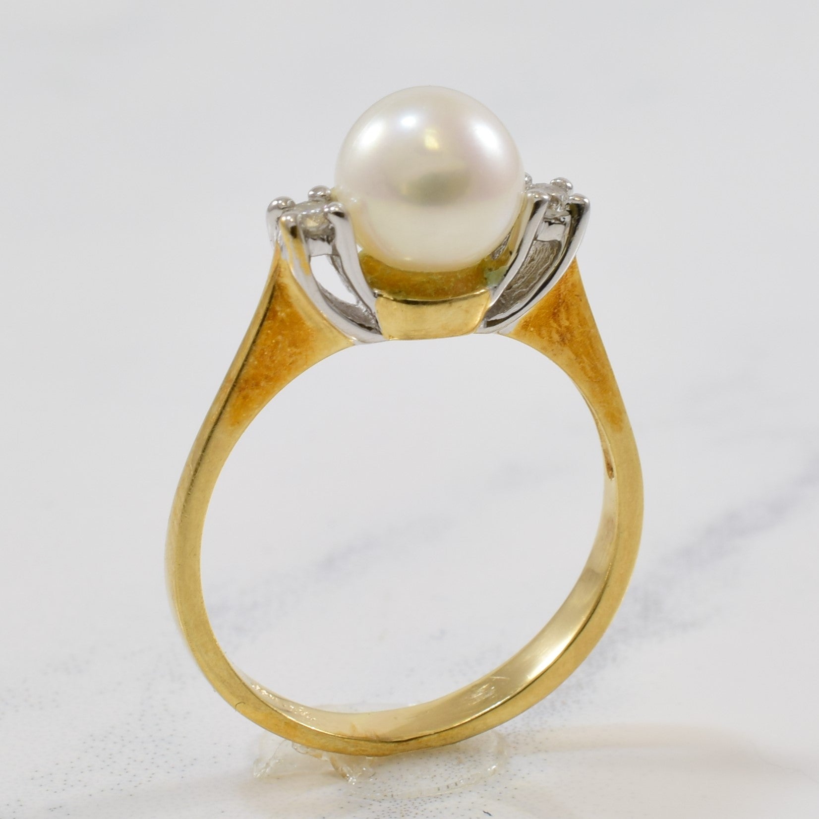 Diamond & Pearl Ring | 0.08ctw, 2.40ct | SZ 6.5 |