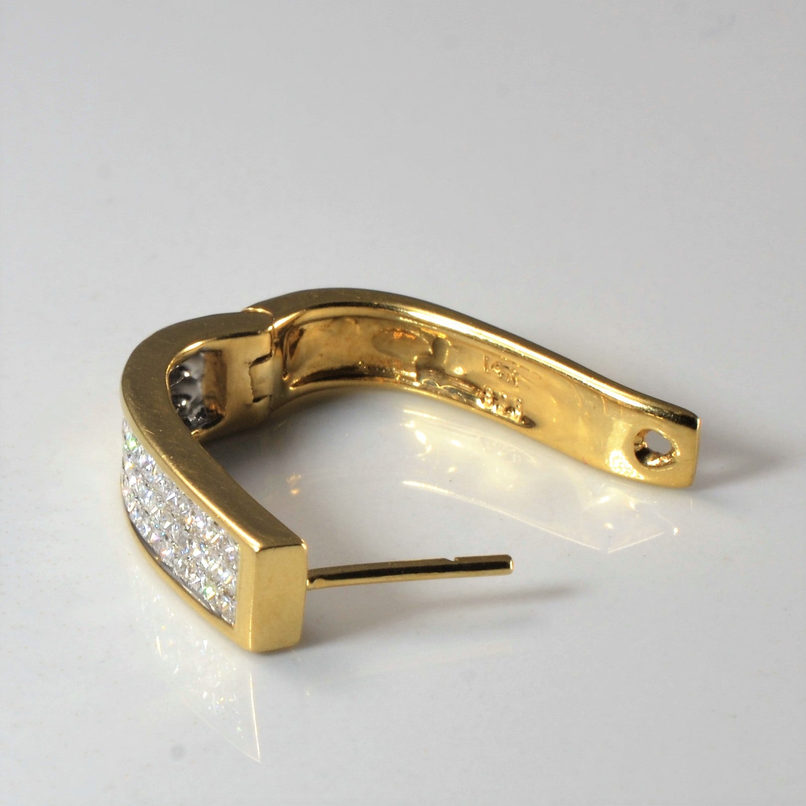 Boucles d'oreilles créoles pavées de diamants princesse | 0,90 ct |