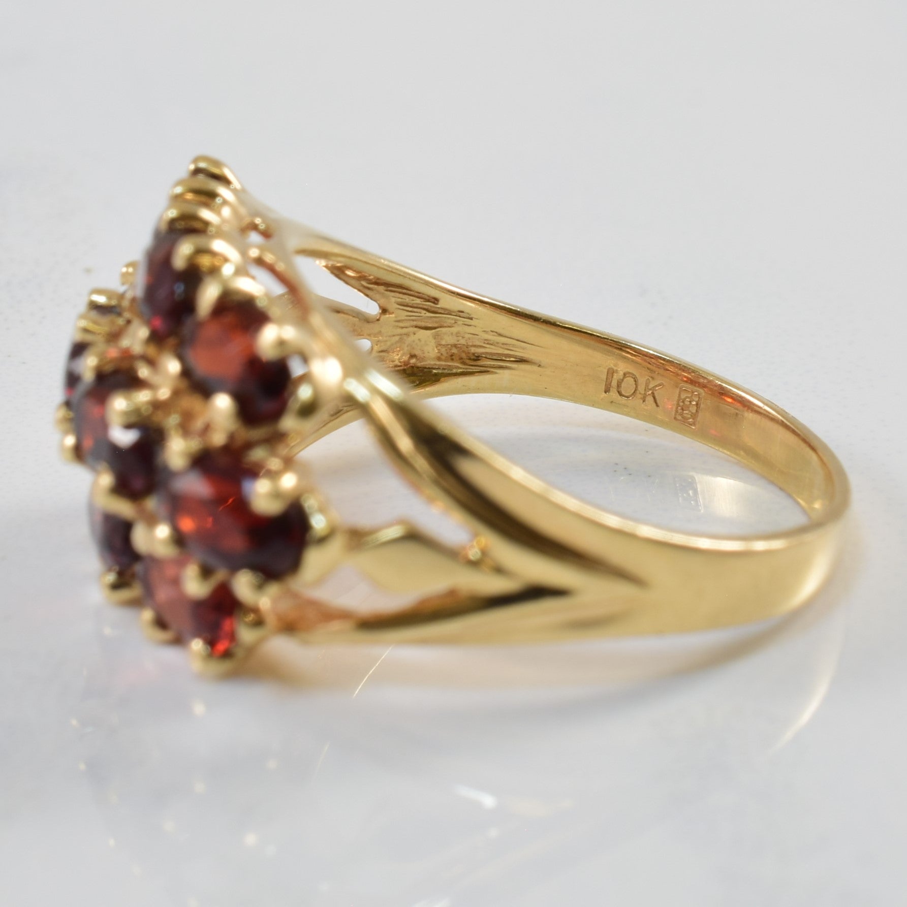 Garnet Cluster Split Shank Ring | 2.40ctw | SZ 7 |