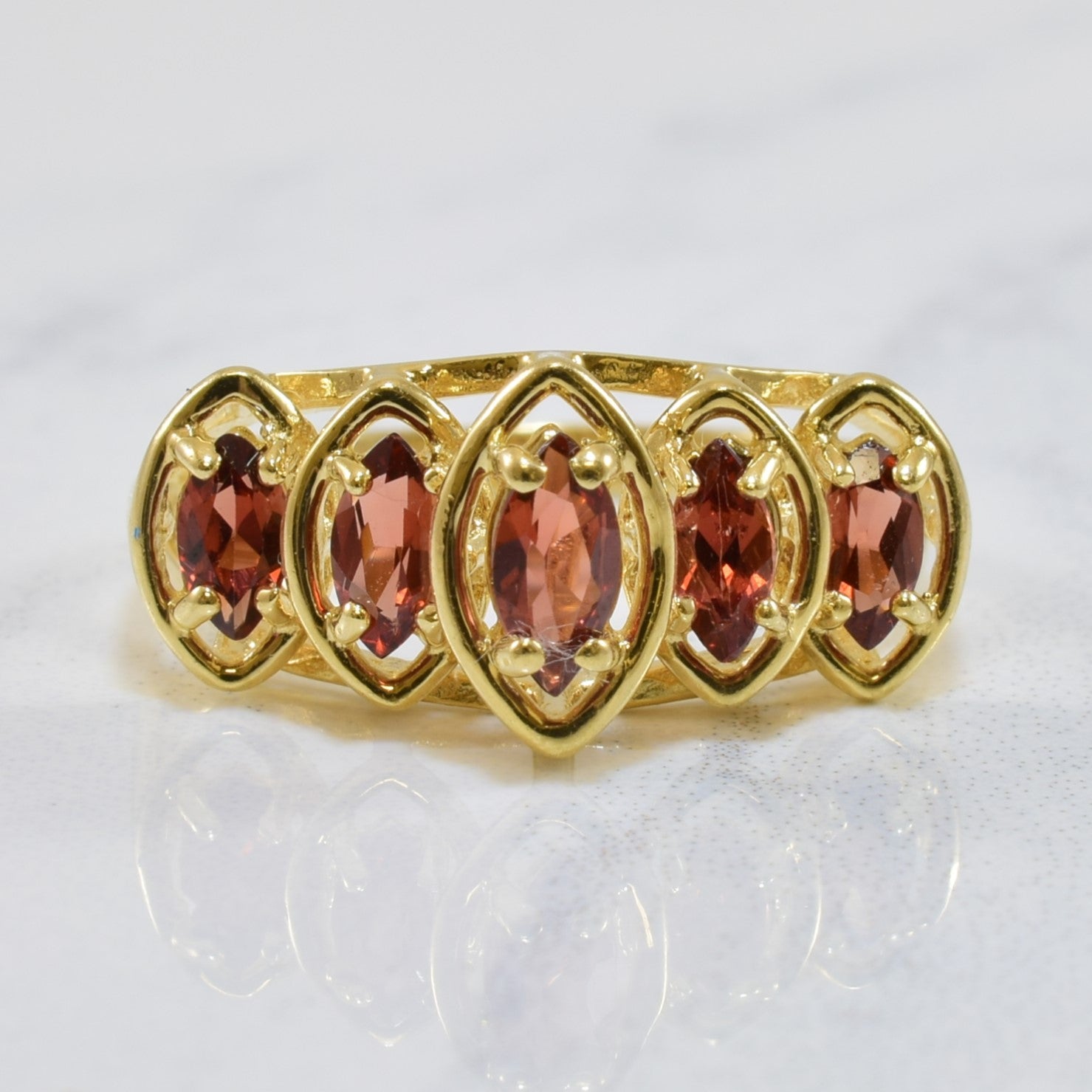 Bague en grenat marquise sertie haut | 1,00 ct | Taille 6,75 |