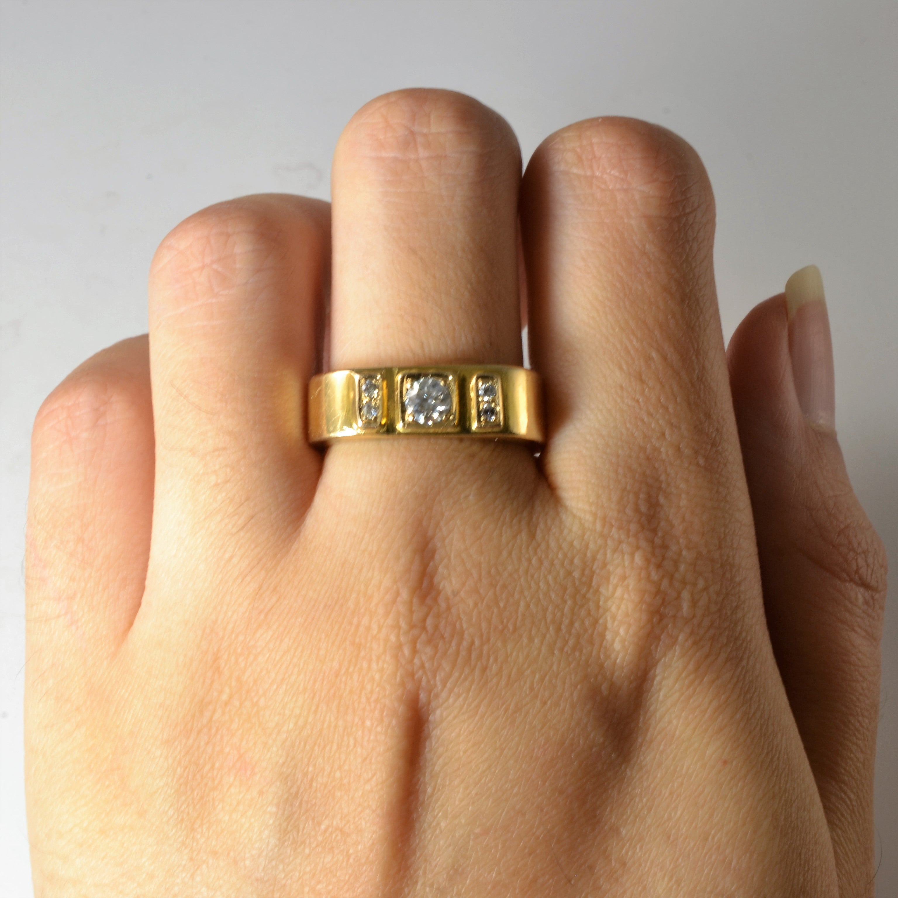 Soft Square Diamond Bar Band | 0.33ctw | SZ 8.25 |