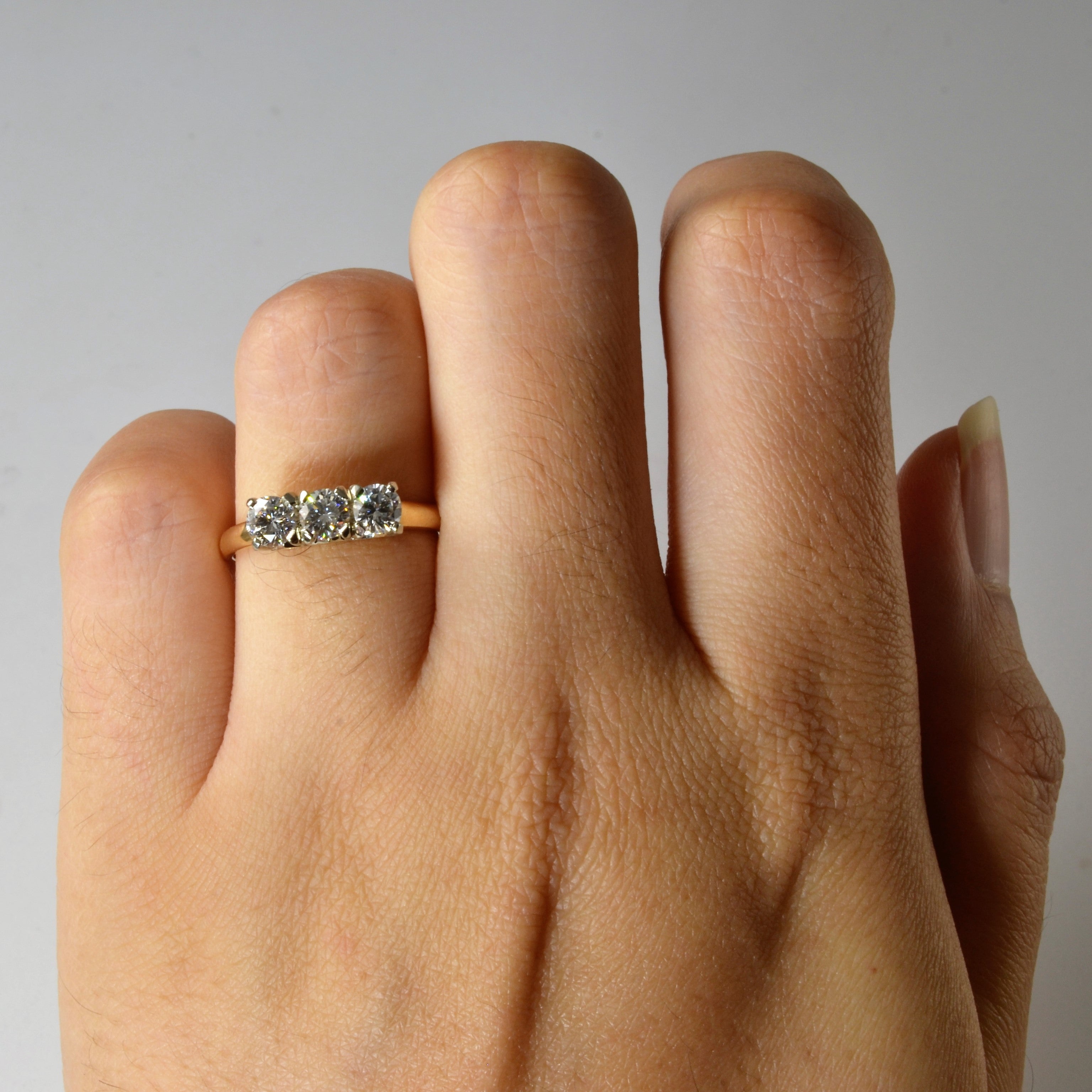 Bague trois diamants | 0,66 ct | Taille 6 |