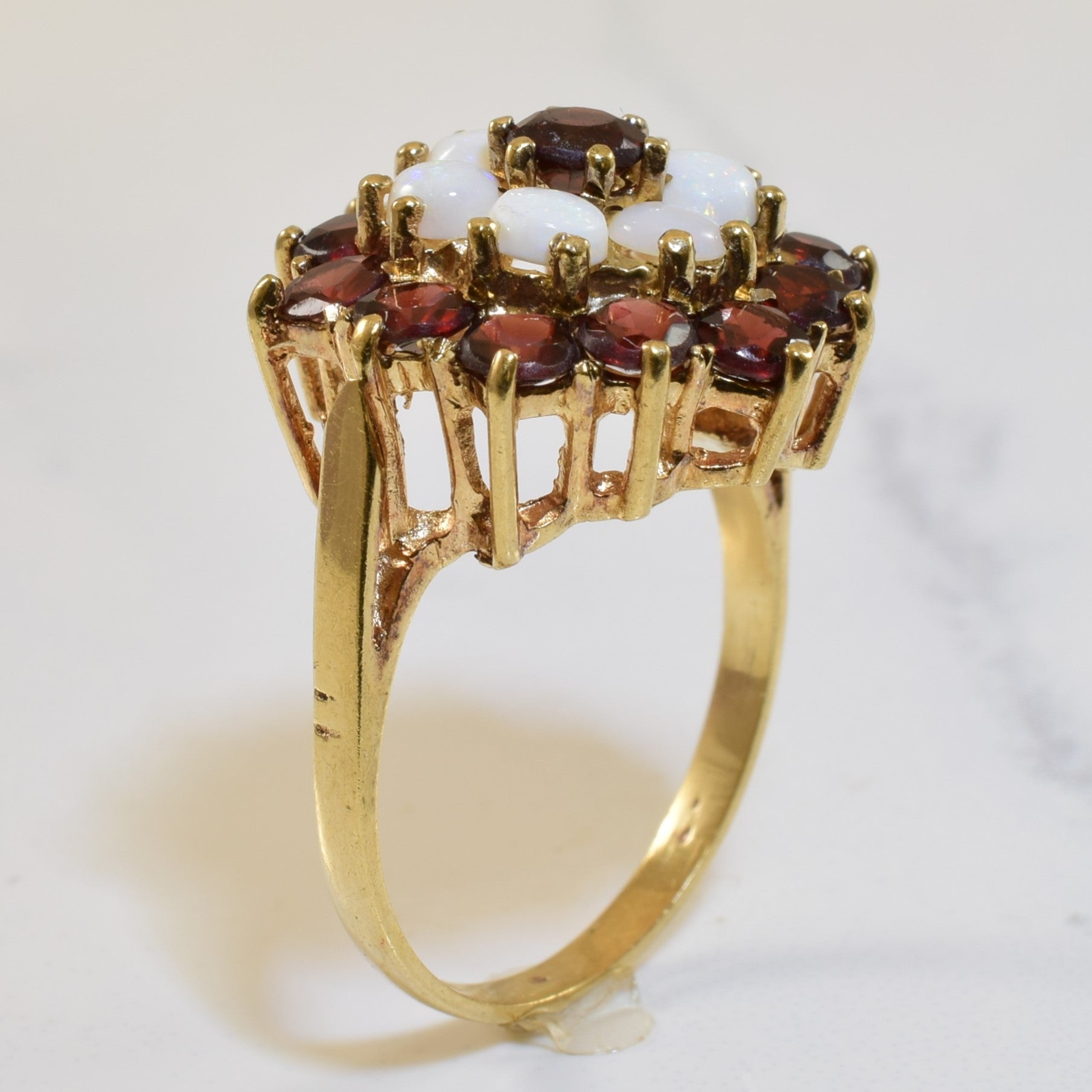 Bague cocktail en opale et grenat | 0,72 ct, 3,00 ct | Taille 8 |