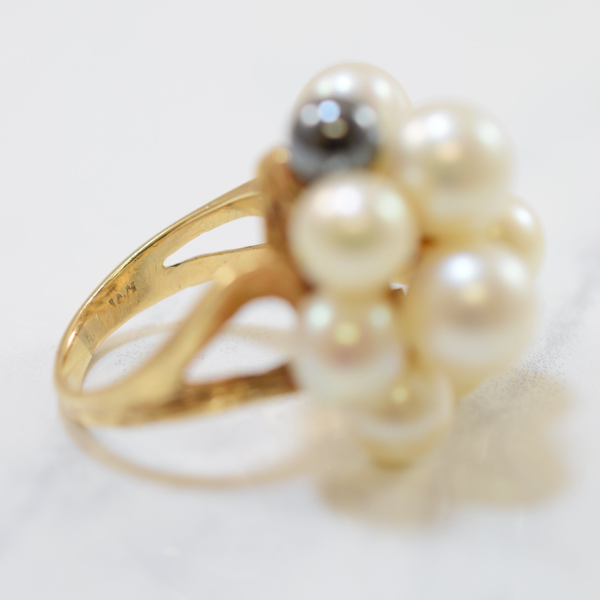 Split Shank Pearl & Hematite Cocktail Ring | 28.16ctw, 3.00ct | SZ 6.5 |