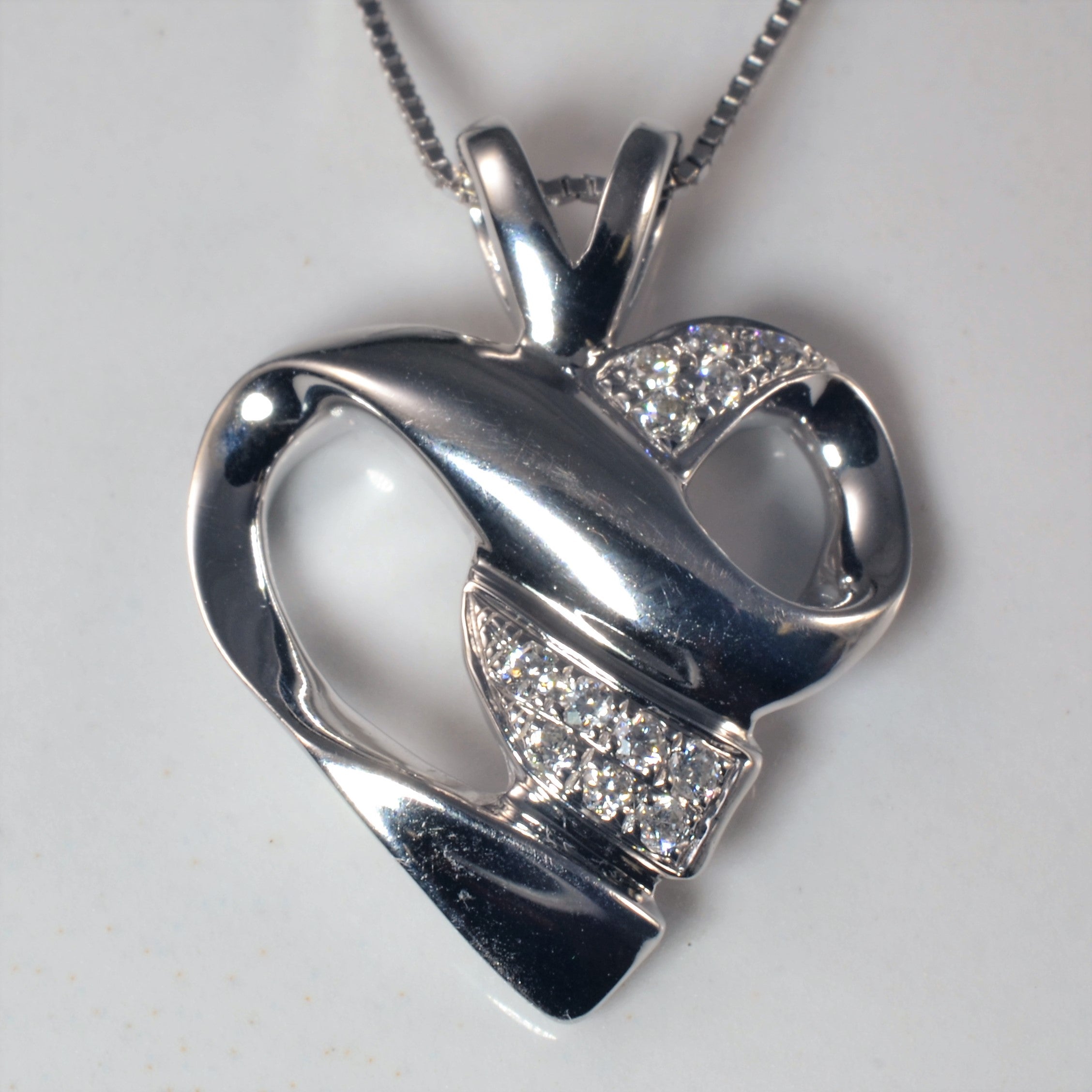 Diamond Twist Heart Necklace | 0.06ctw | 18" |