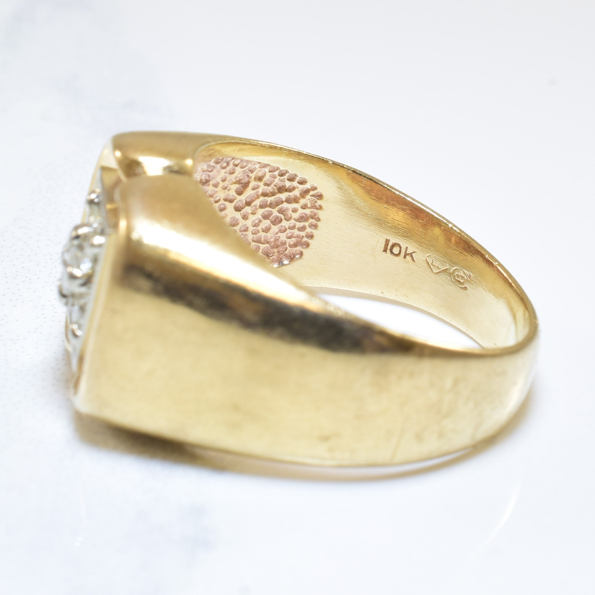 Pinched Flat Edge Diamond Ring | 0.25ctw | SZ 8.5 |