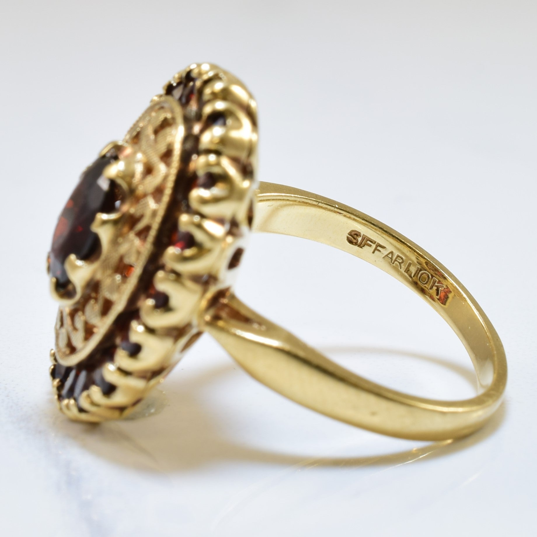 Bague cocktail ovale en grenat | 2,75 ct | Taille 6,75 |