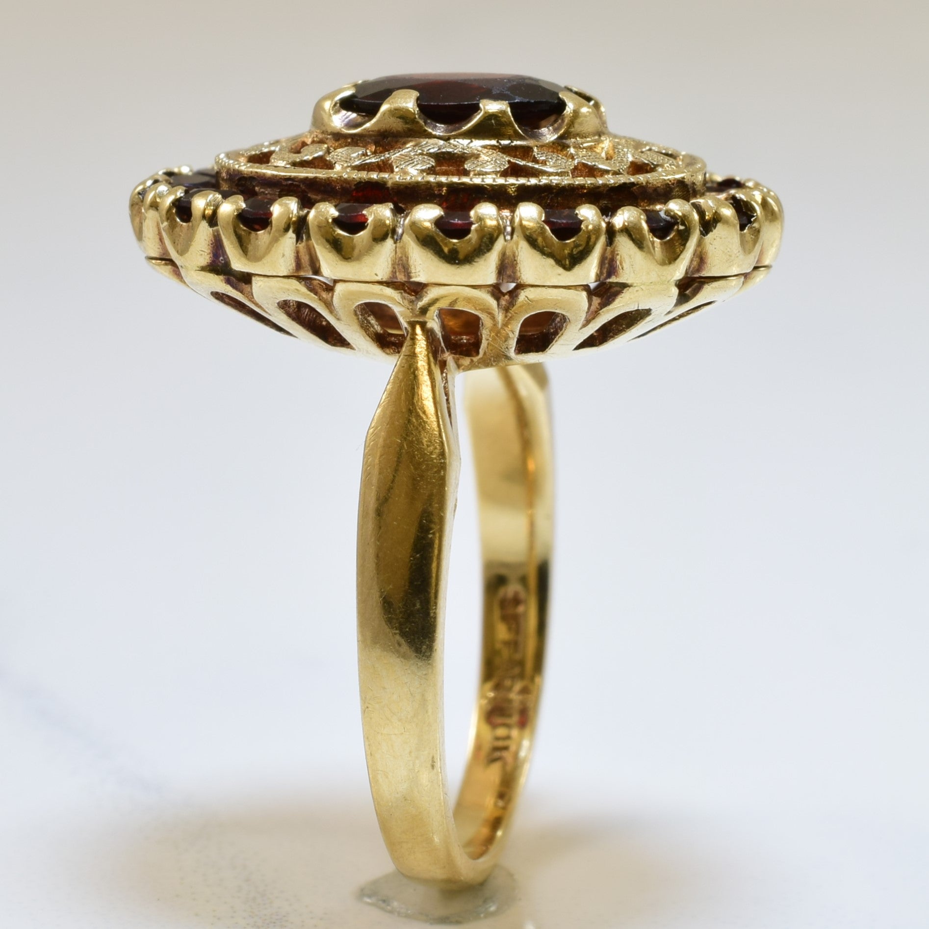 Bague cocktail ovale en grenat | 2,75 ct | Taille 6,75 |