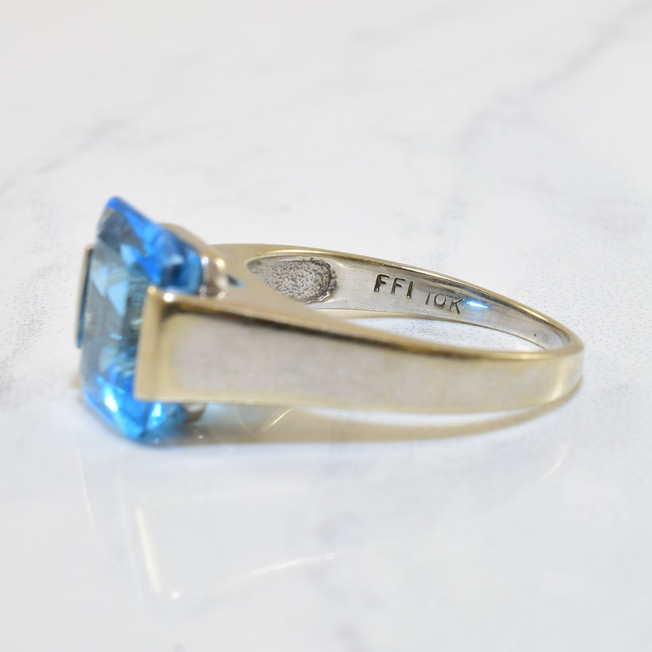 Bague cocktail solitaire en topaze bleue | 4,00 ct | Taille 5,25 |