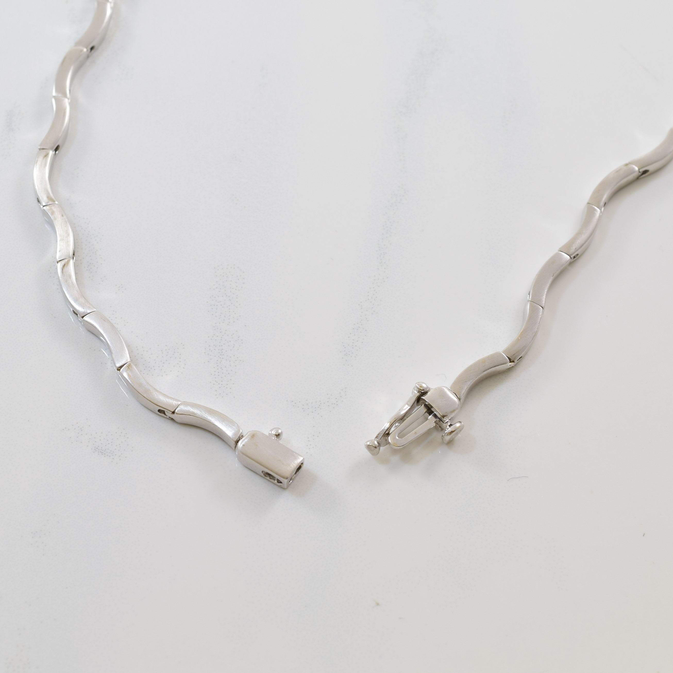 Wavy Diamond Necklace | 0.21ctw | 16" |