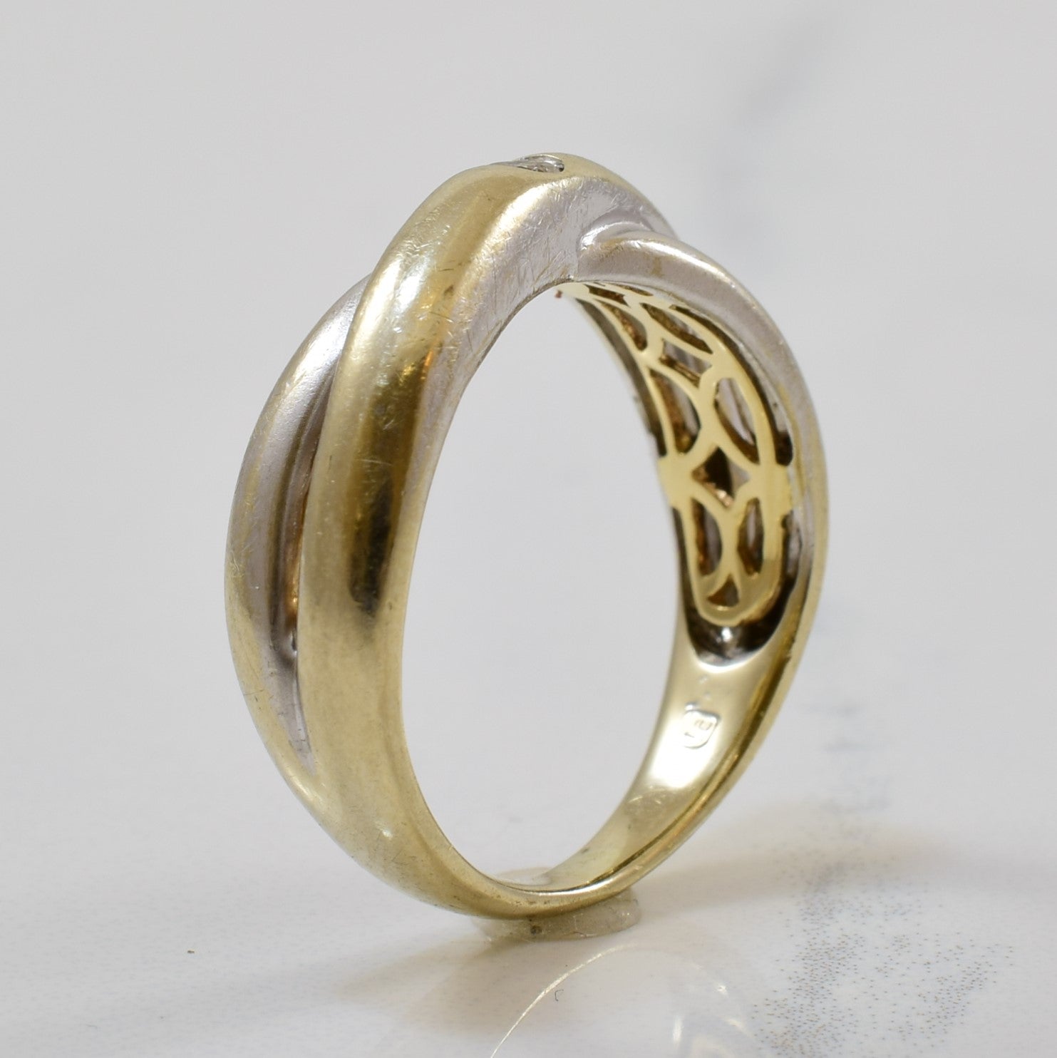 Two Tone Diamond Crossover Ring | 0.05ct | SZ 6 |