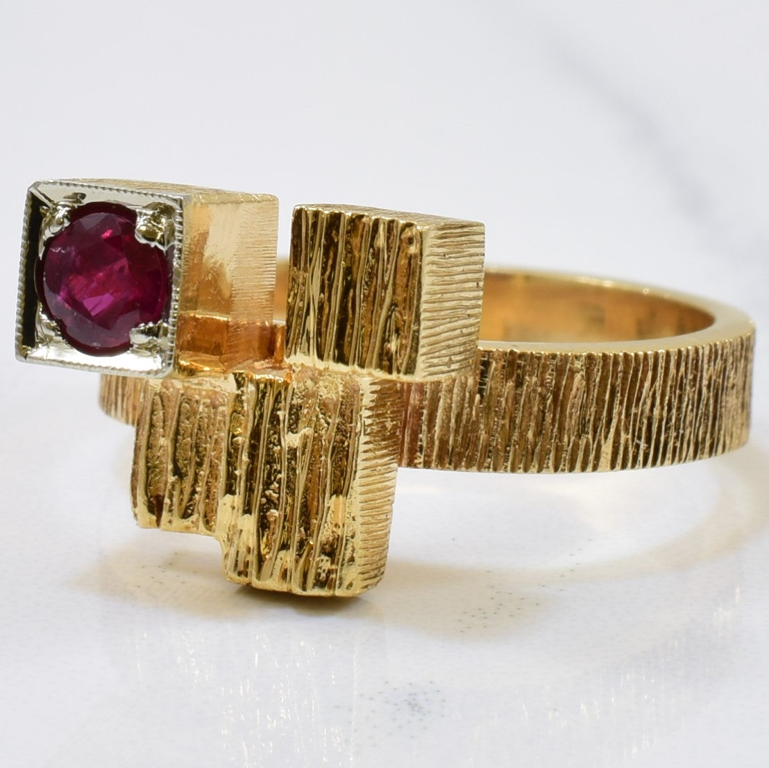 Bague rubis abstraite | 0,20 ct | Taille 5,25 |