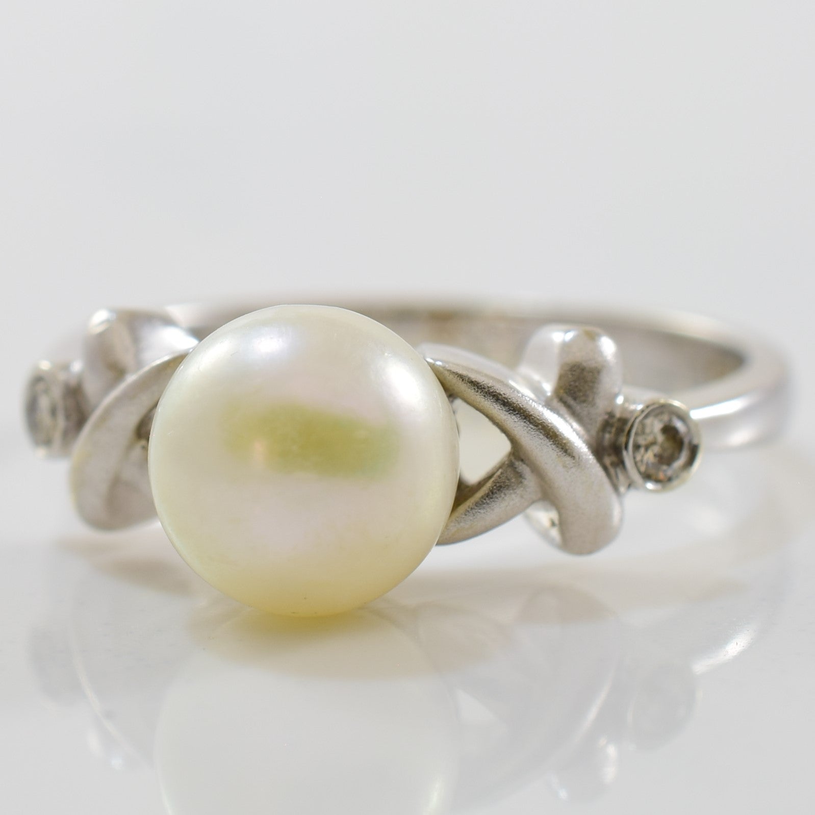 Pearl & Diamond 'XO' Ring | 0.04ctw, 2.75ct | SZ 6.5 |
