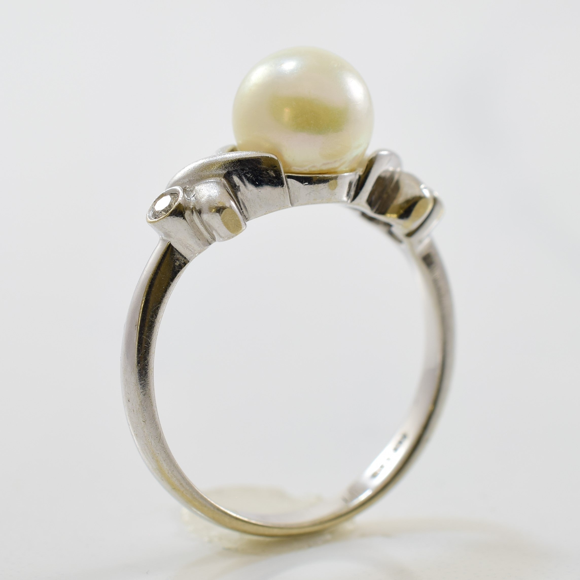 Pearl & Diamond 'XO' Ring | 0.04ctw, 2.75ct | SZ 6.5 |