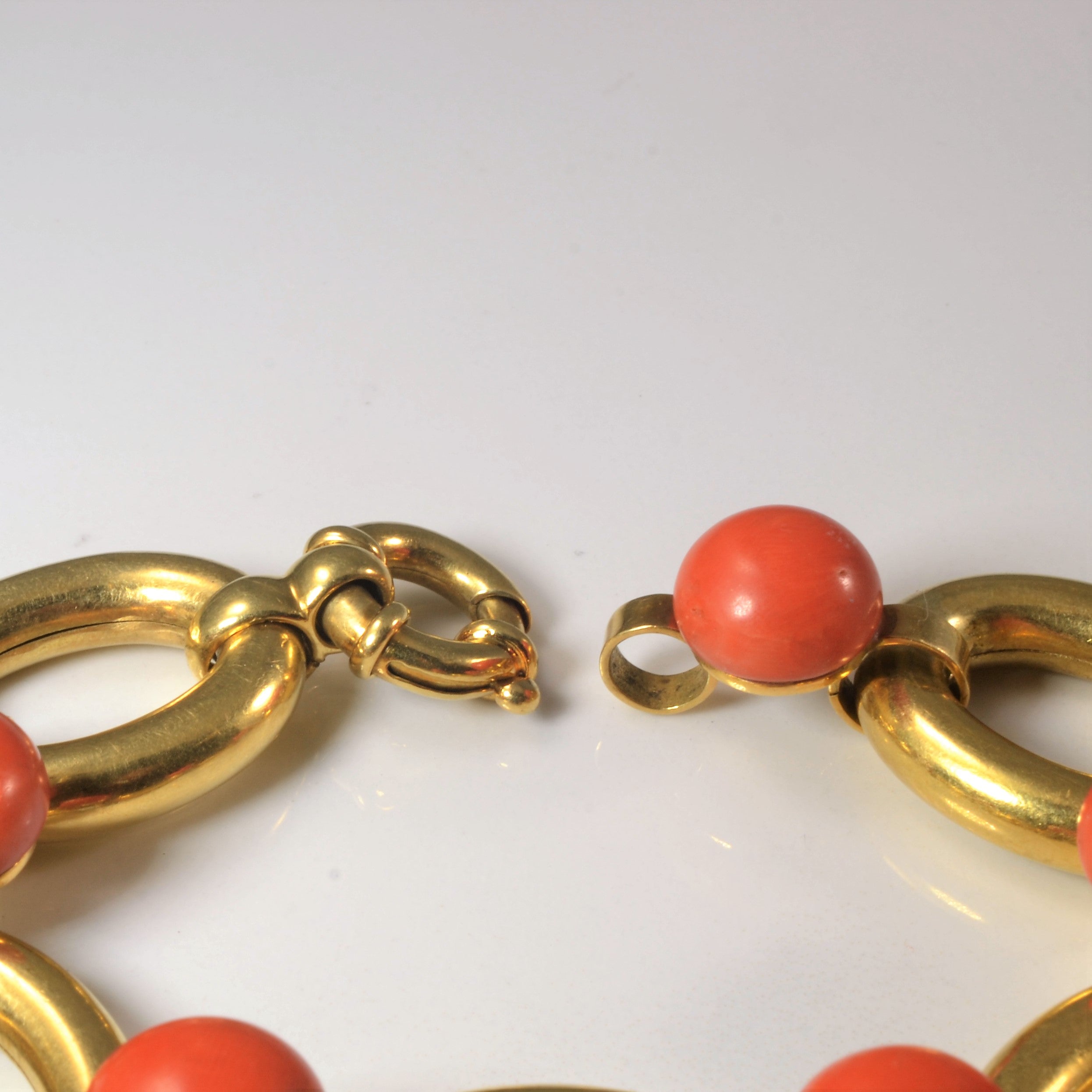 Bracelet large en or et chaîne de corail | 35,00 ct | 8" |