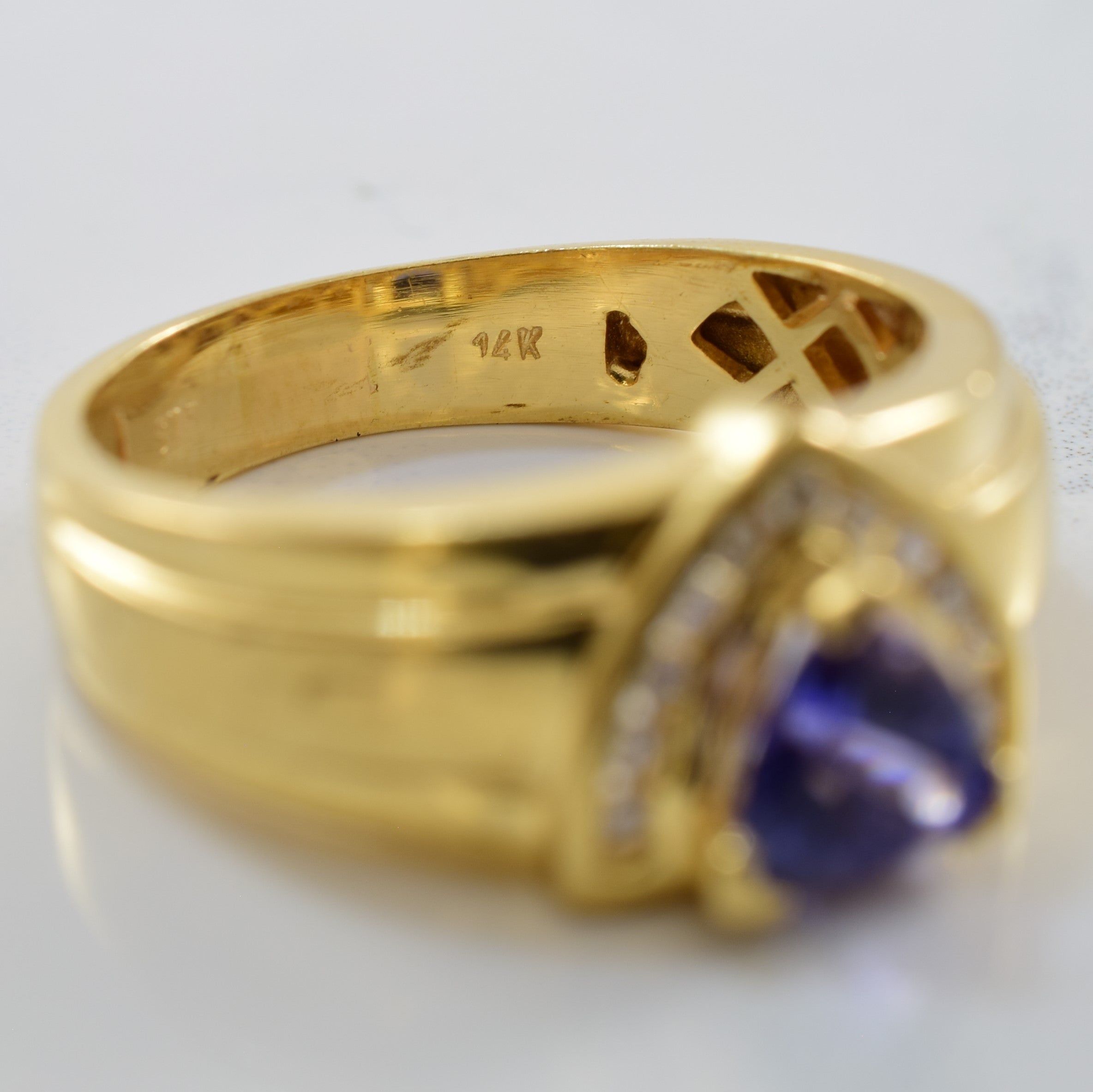Bague en tanzanite trillion et diamants | 0,11 ct au total, 0,80 ct | Taille 8,5 |
